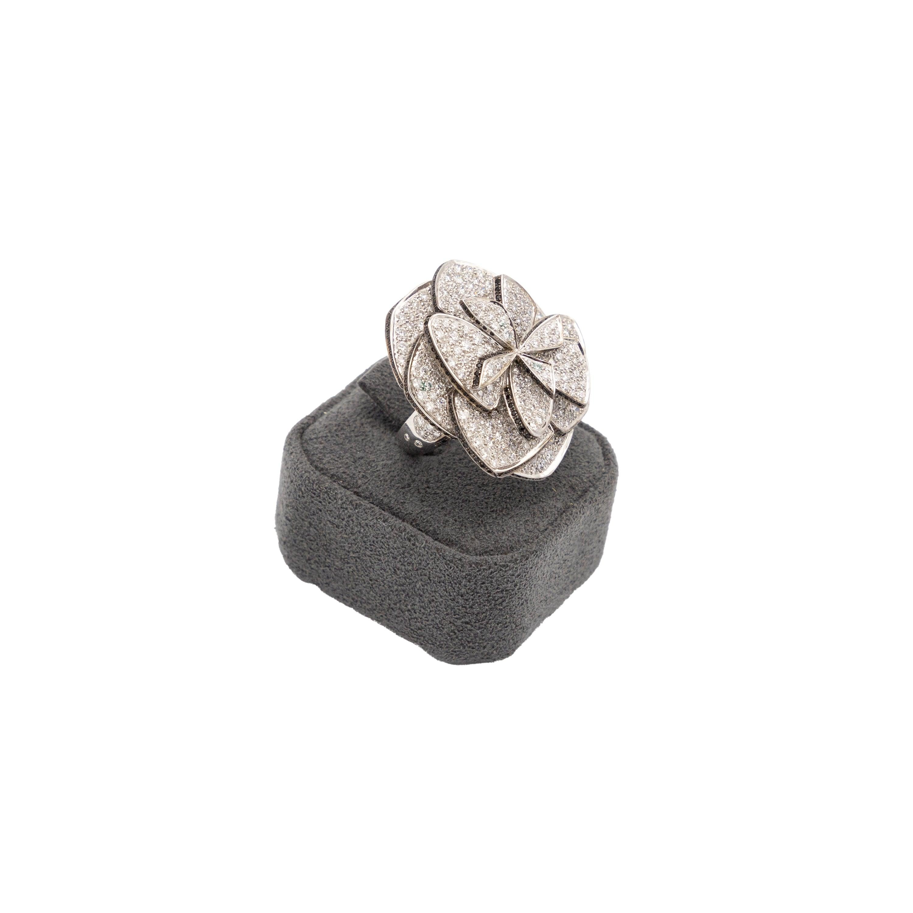 Chanel Ruban de Camélia Ring - '00s In Excellent Condition For Sale In Milano, IT