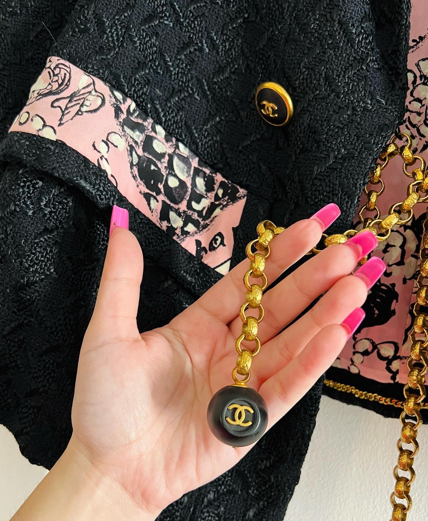 Chanel Runway 1993 jacket For Sale 2