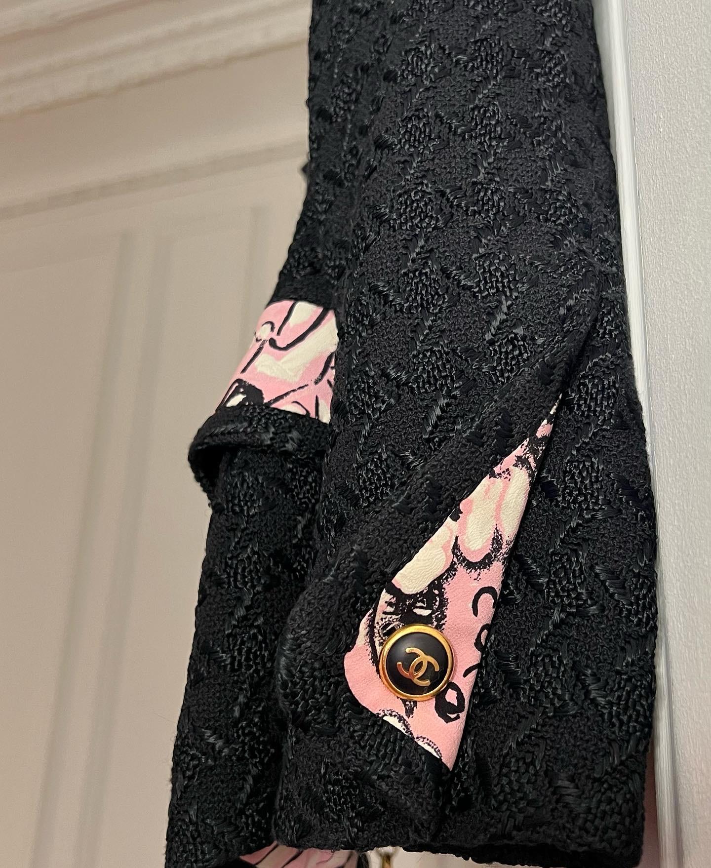 Chanel Runway 1993 jacket For Sale 3