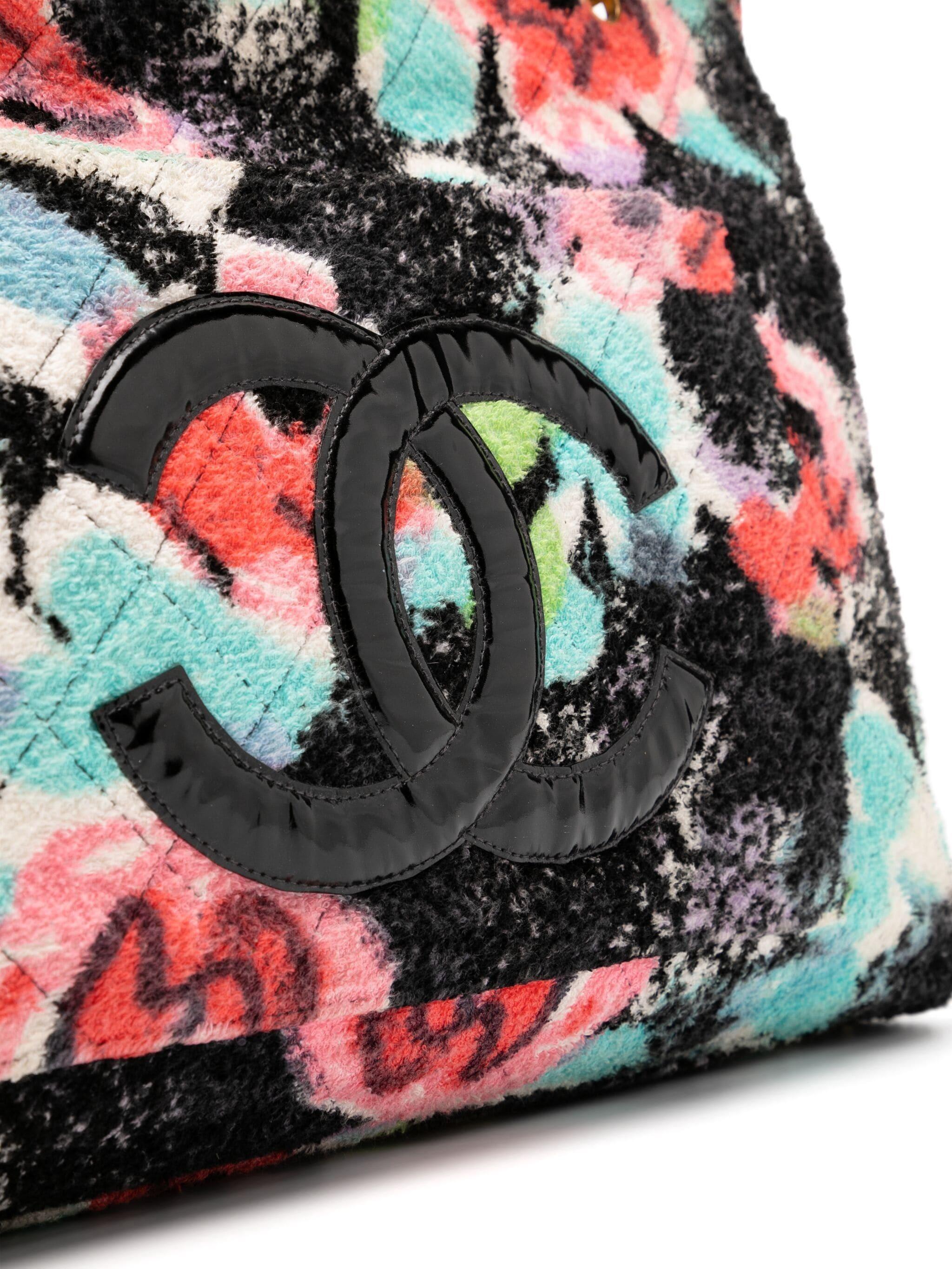 Chanel Runway 1997 Vintage Graffiti Barbie Tropical Beach Pool Resort Tote Bag In Good Condition For Sale In Miami, FL