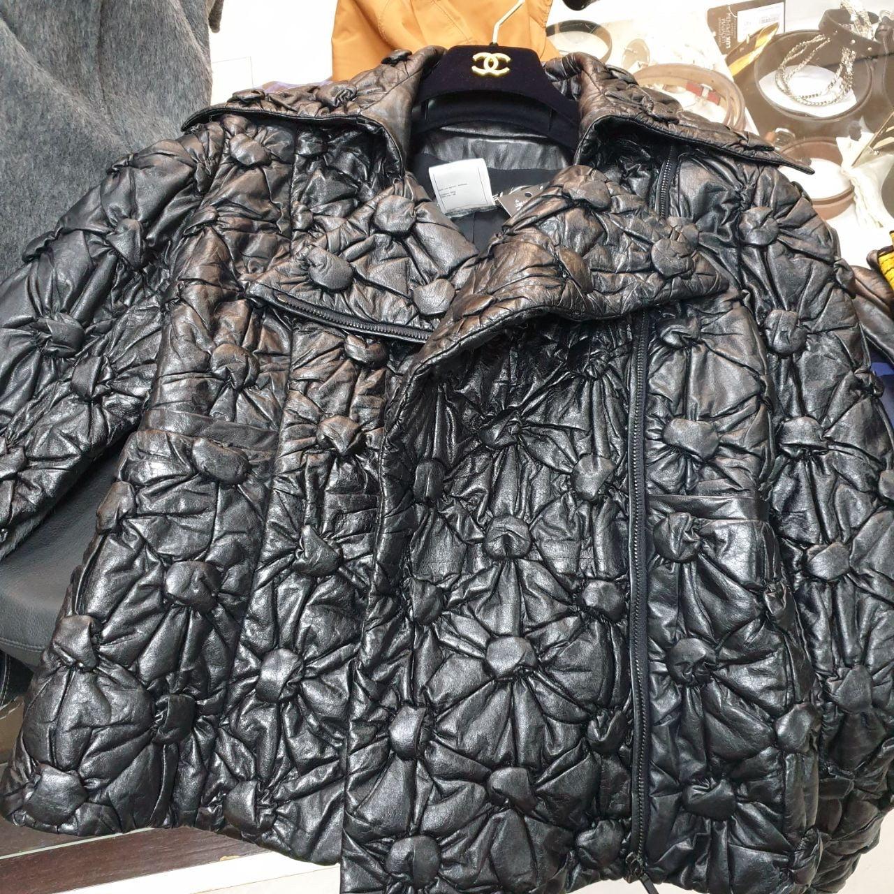 CHANEL Runway 2015 Schwarz gesteppte Lederjacke - Größe 38 im Angebot 2