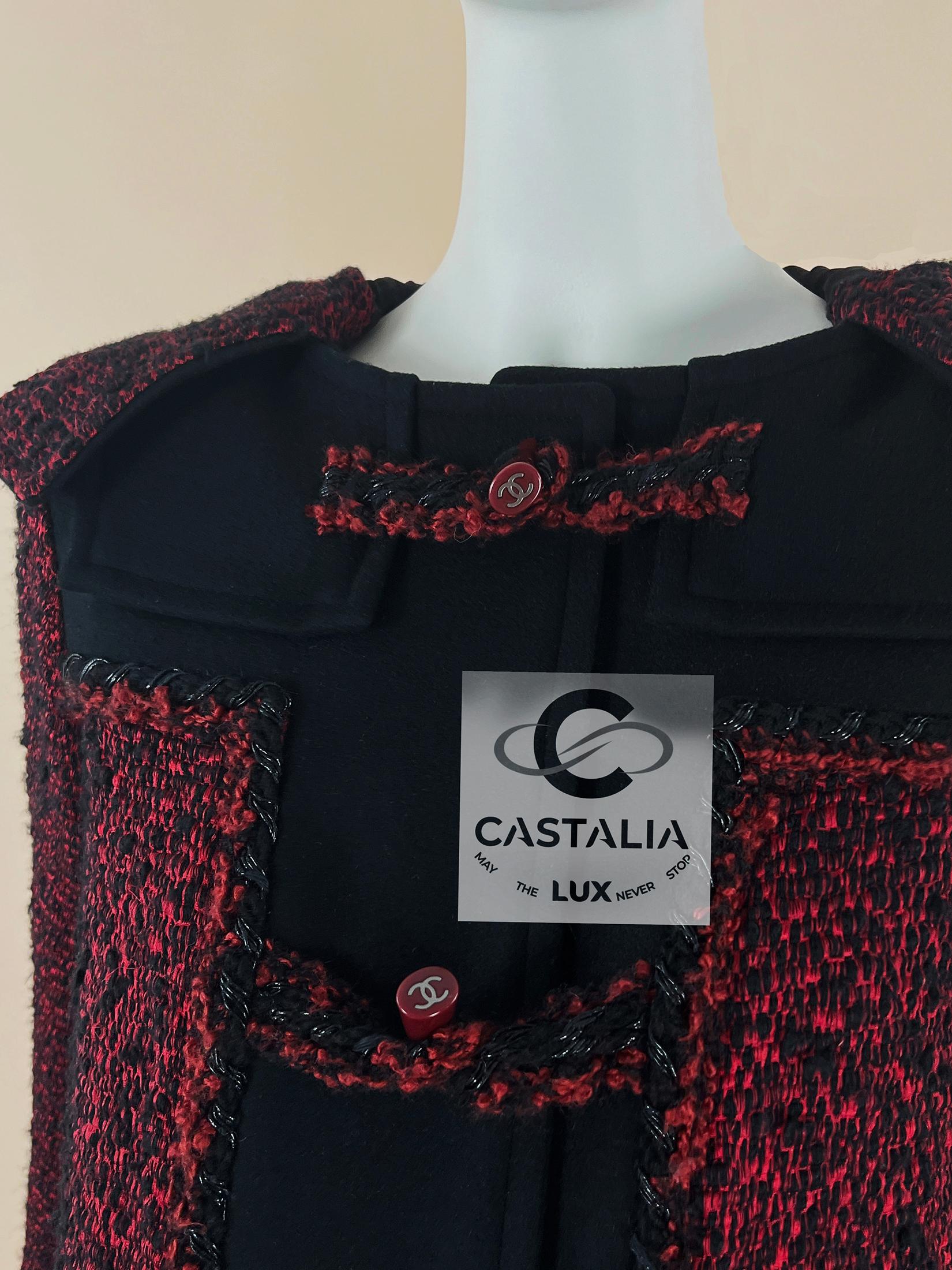 Chanel Runway Black & Burgundy Tweed Coat 40 FR For Sale 7