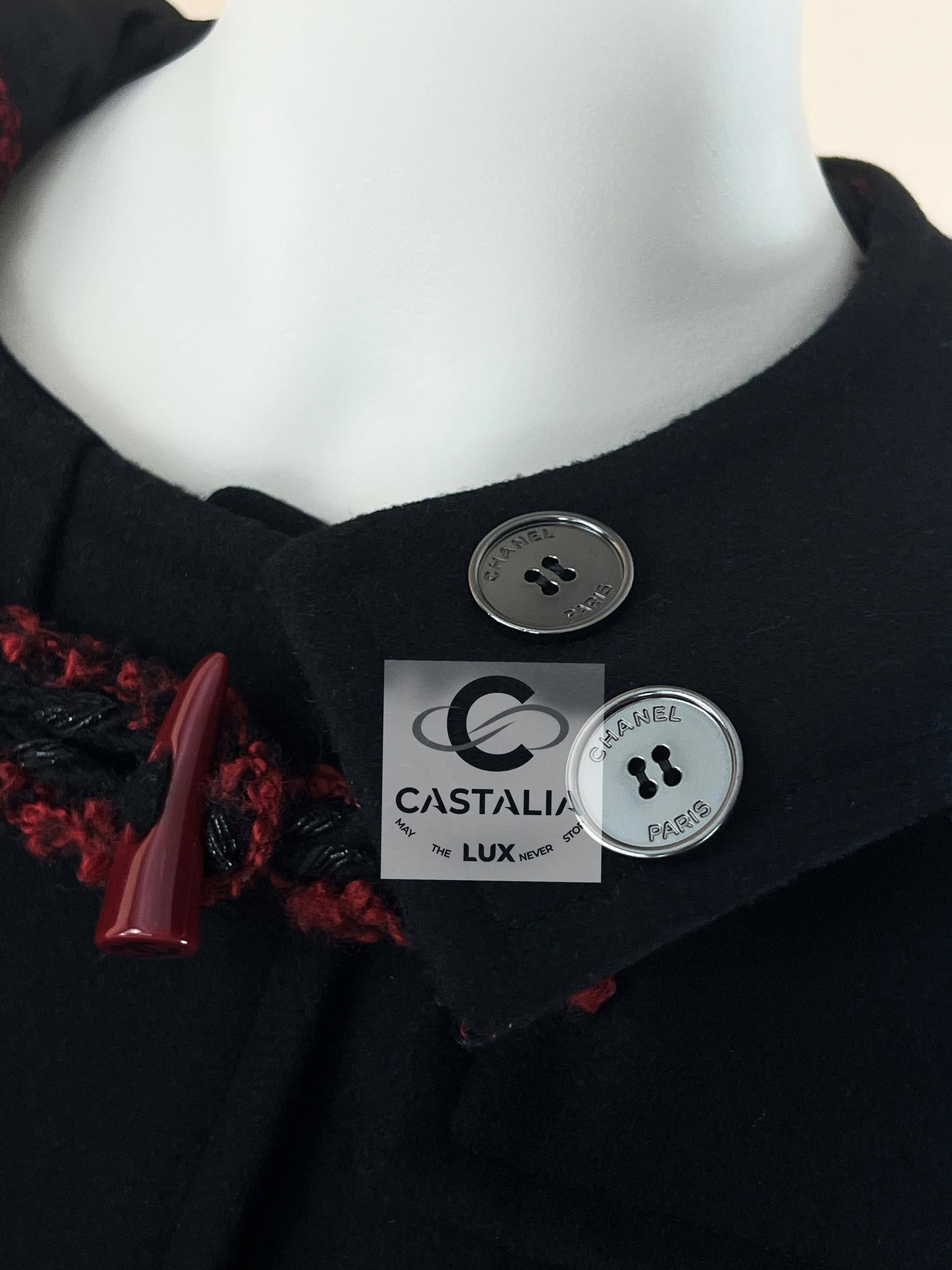 Chanel Runway Black & Burgundy Tweed Coat 40 FR For Sale 9