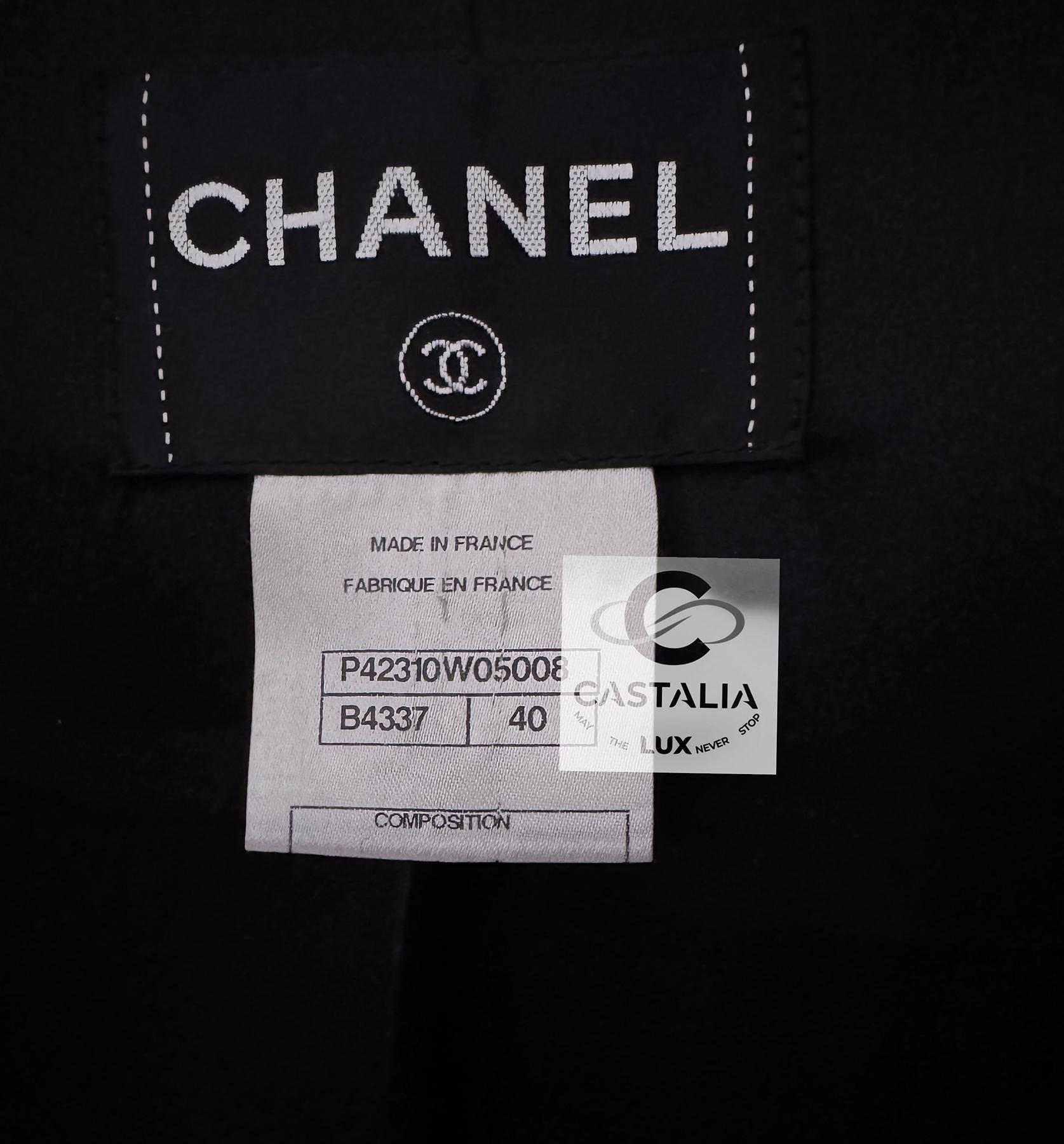 Chanel Runway Black & Burgundy Tweed Coat 40 FR For Sale 11