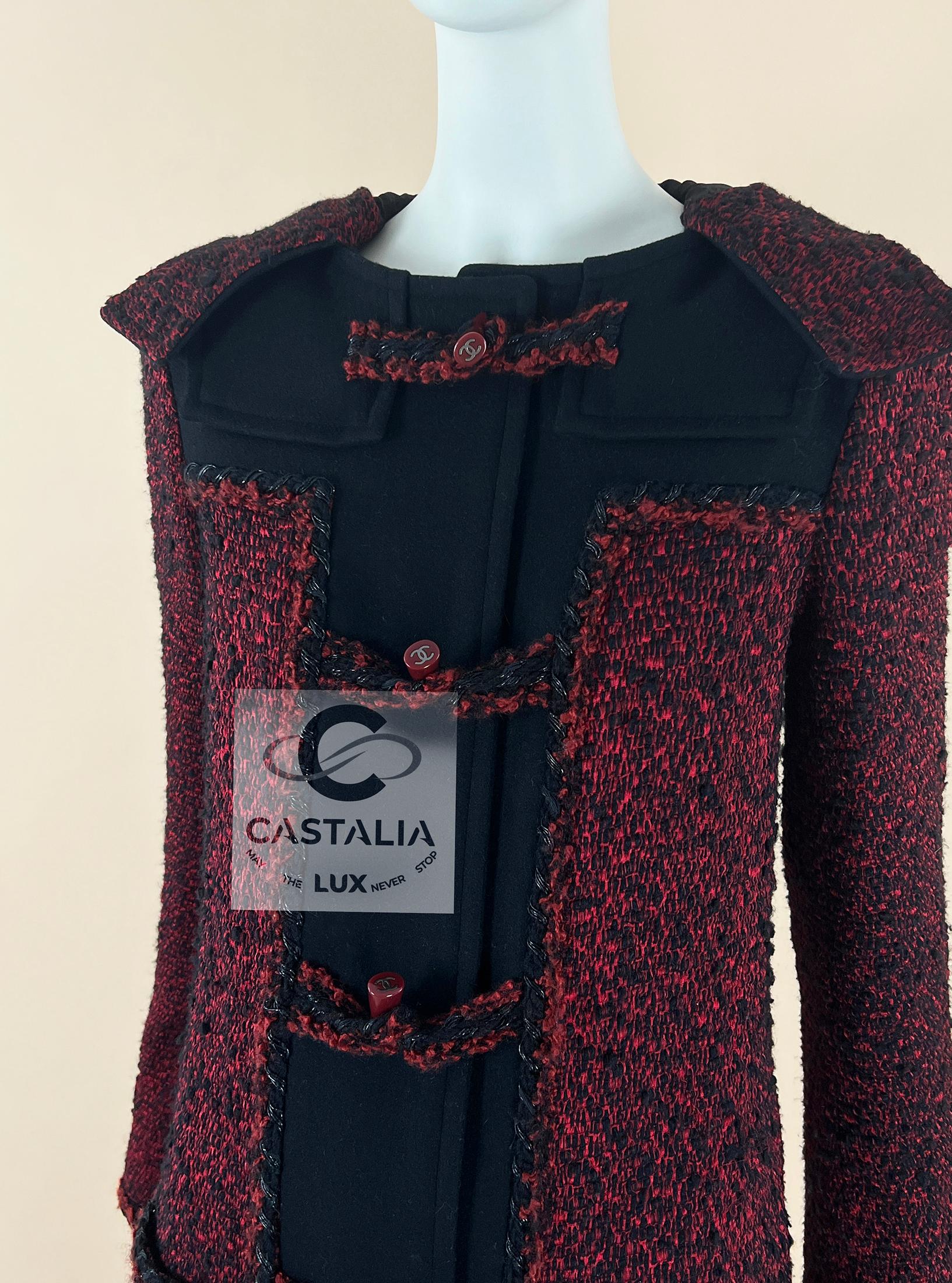 Chanel Runway Black & Burgundy Tweed Coat 40 FR For Sale 2