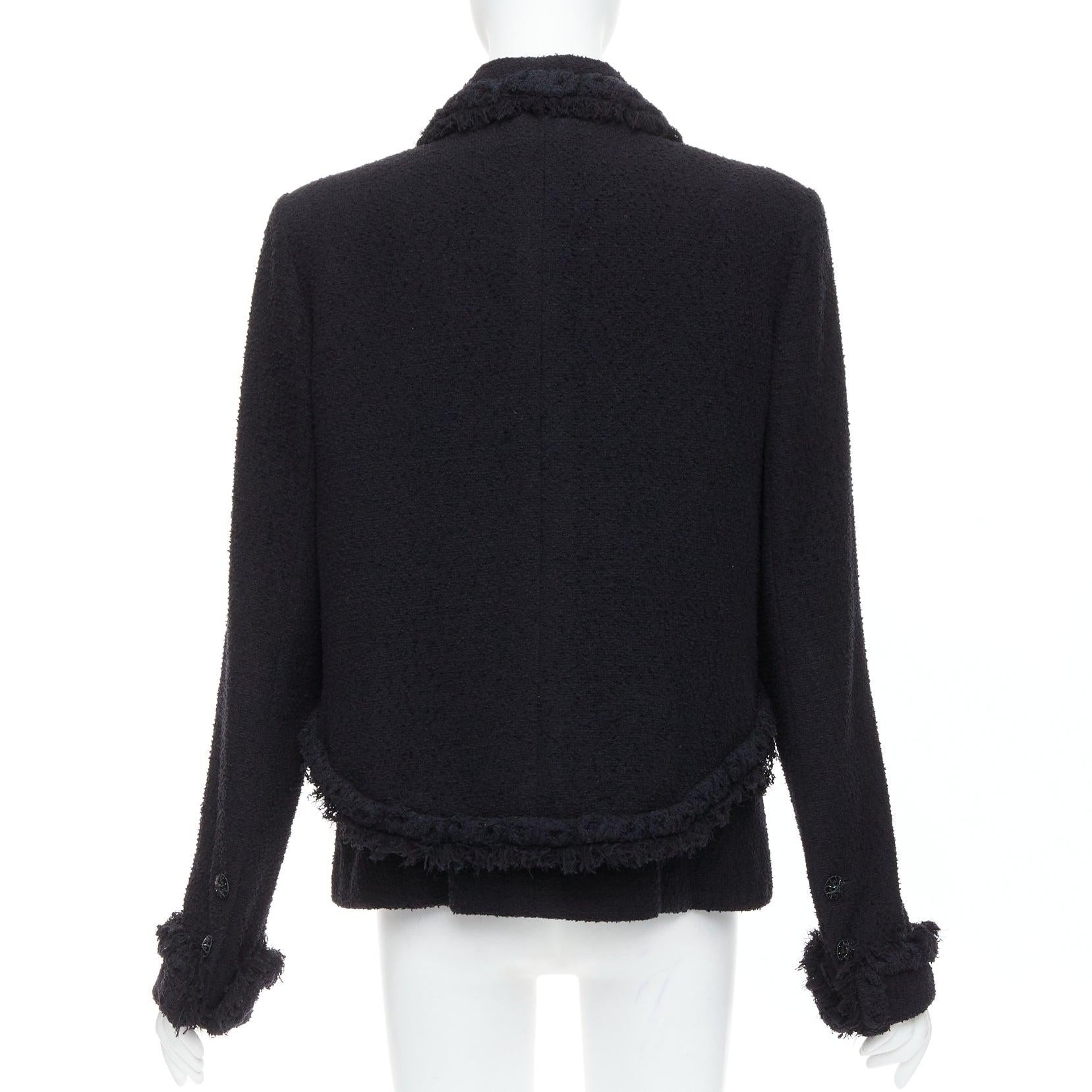 Chanel Runway noir tweed tressé frange garniture trompette veste 4 poches superposées 1