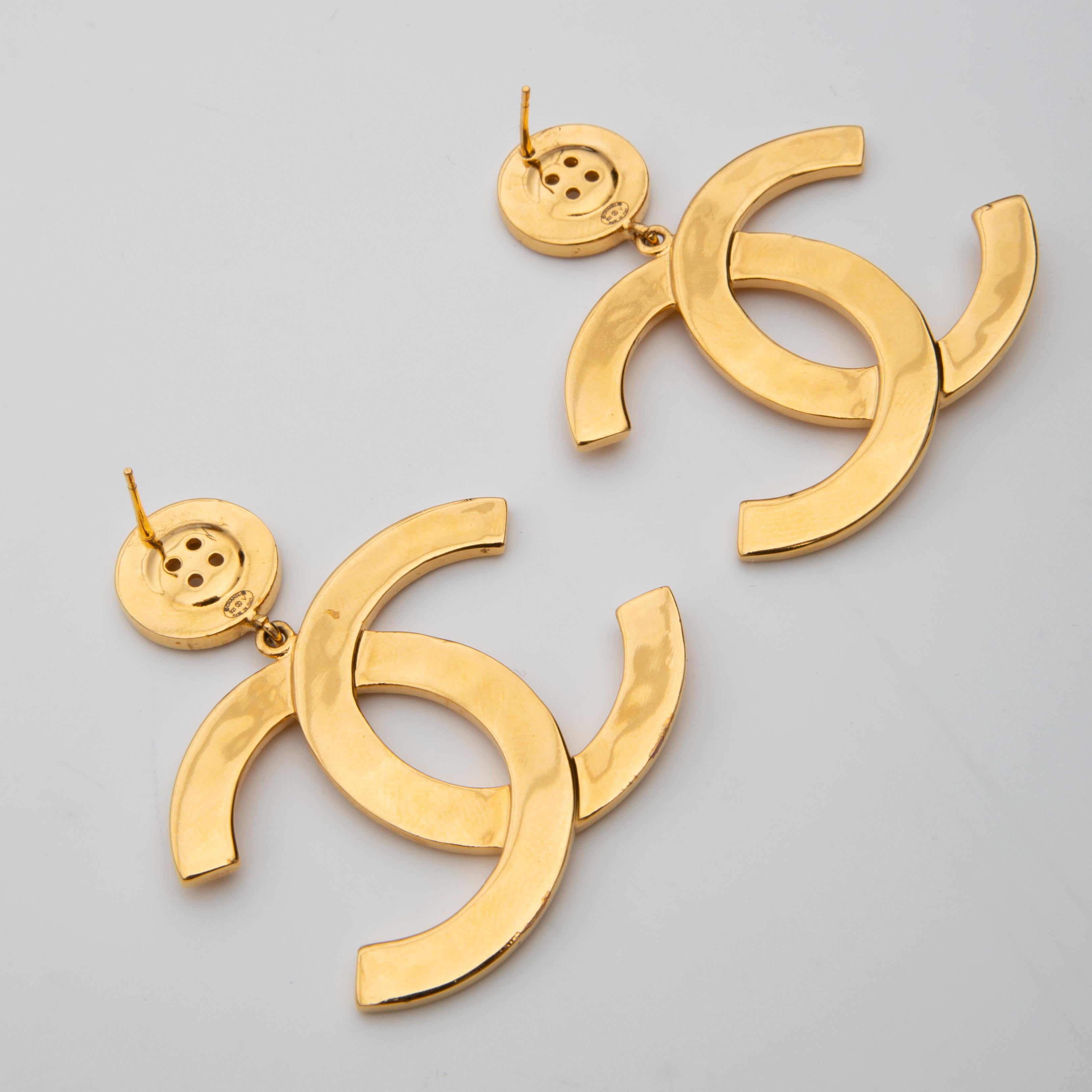 Chanel Runway Button Metal Gold Logo Large Dangle Drop Statement Earrings (2021) In Excellent Condition In Montreal, Quebec