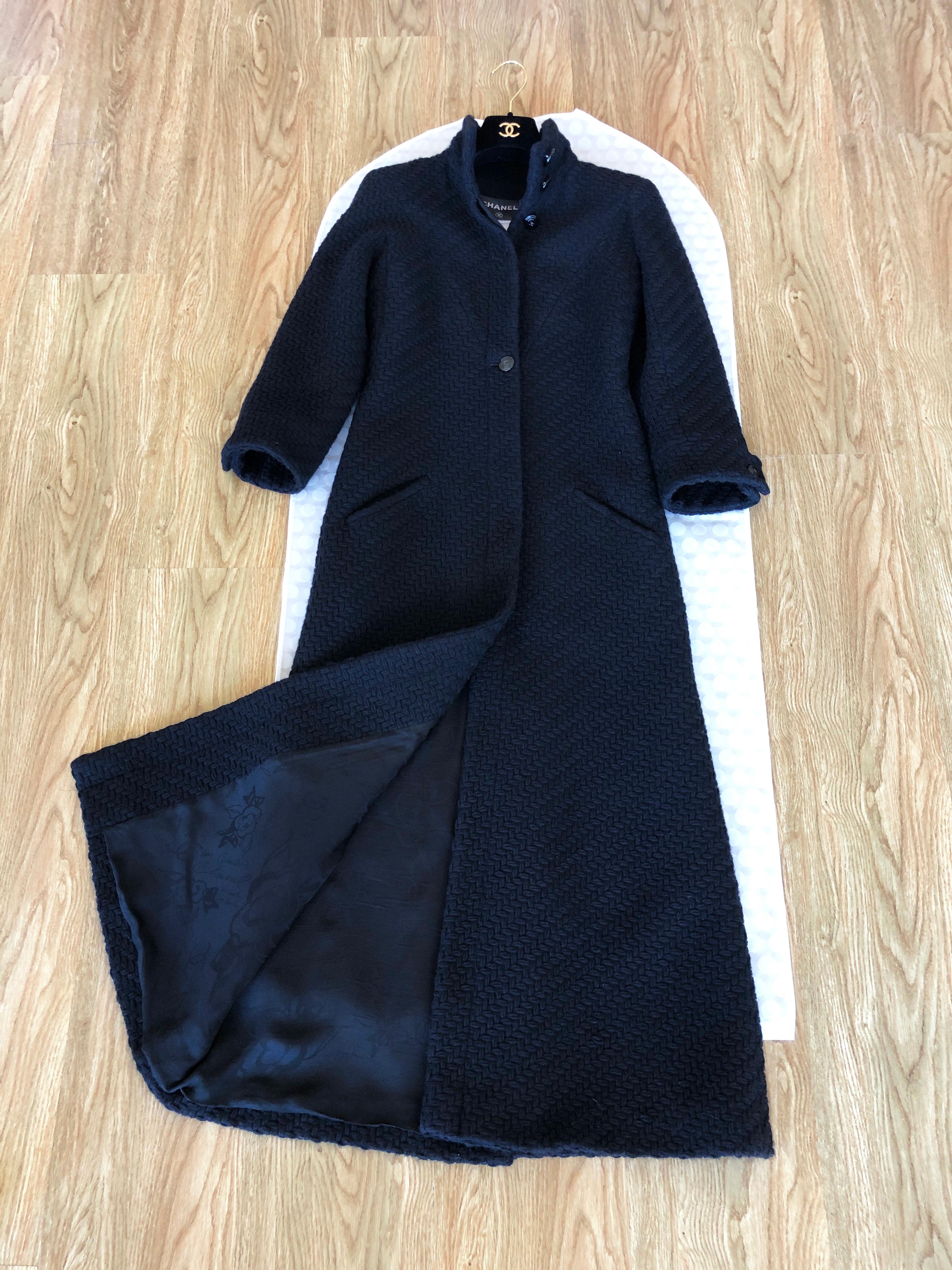 CHANEL 25S TWEED COAT 320