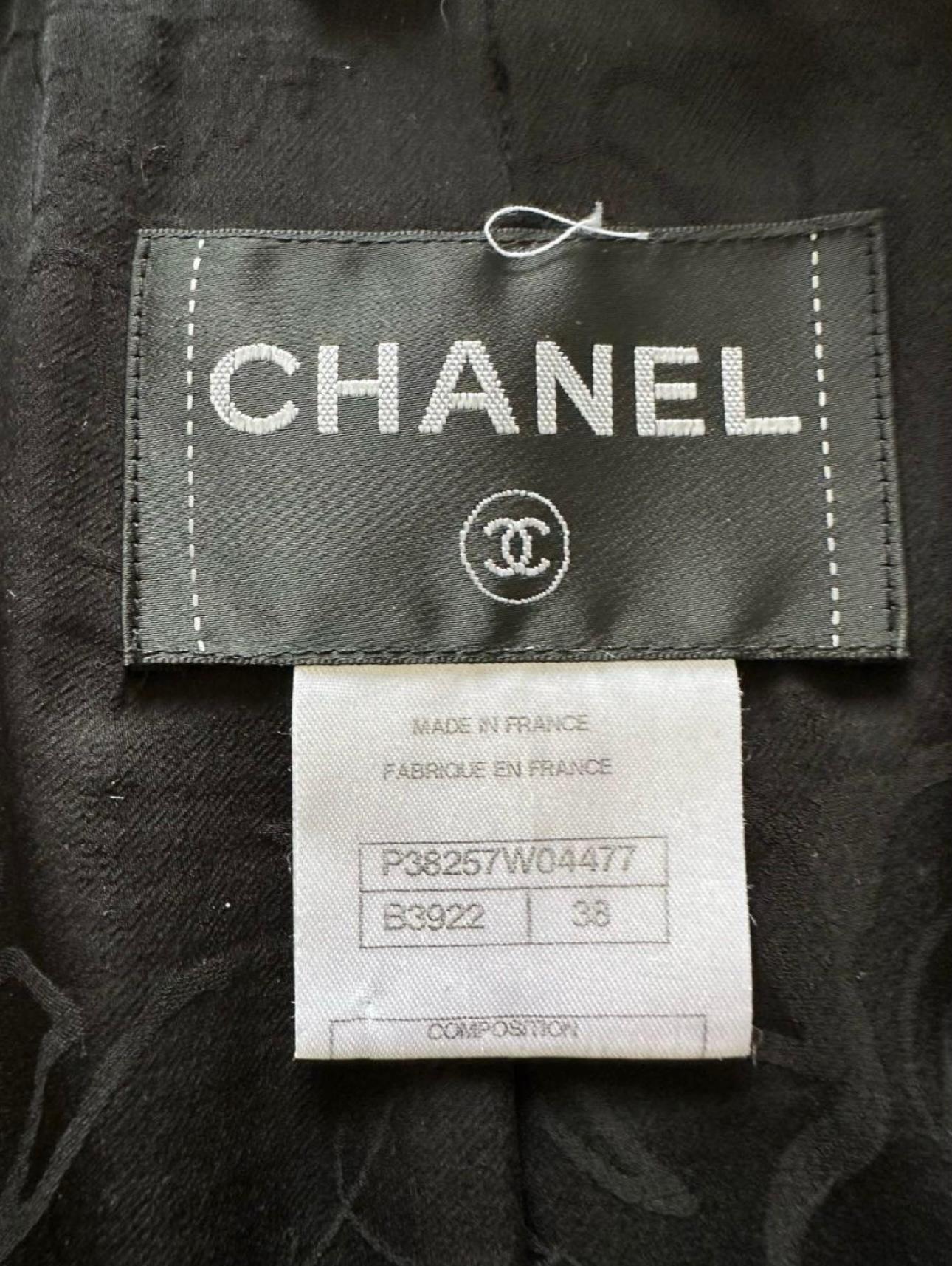 Chanel Runway CC Gripoix Buttons Black Tweed Ensemble For Sale 4