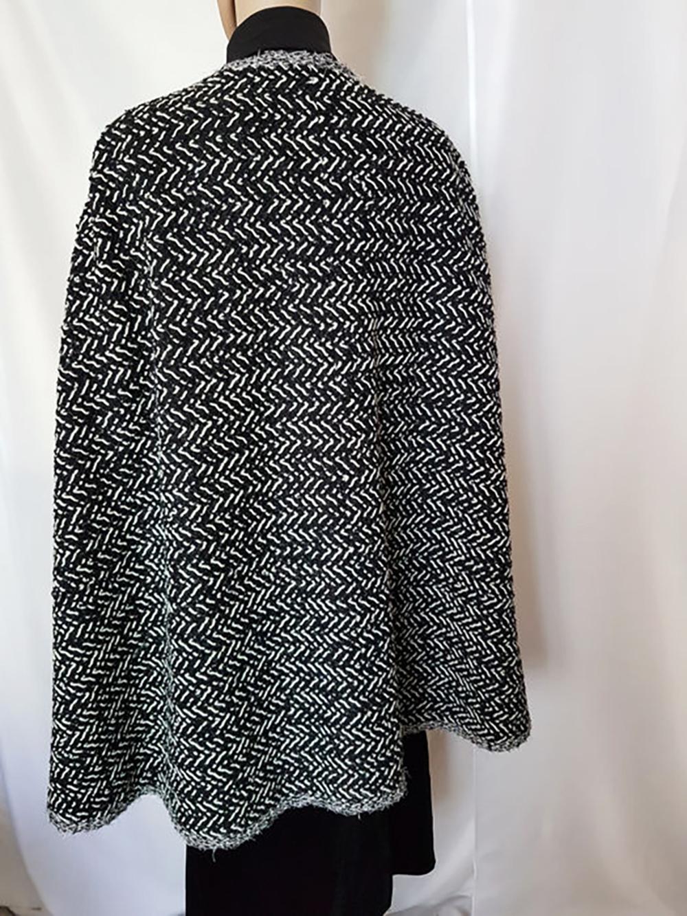 Chanel Runway CC Gripoix Buttons Tweed Cape 50 FR 5