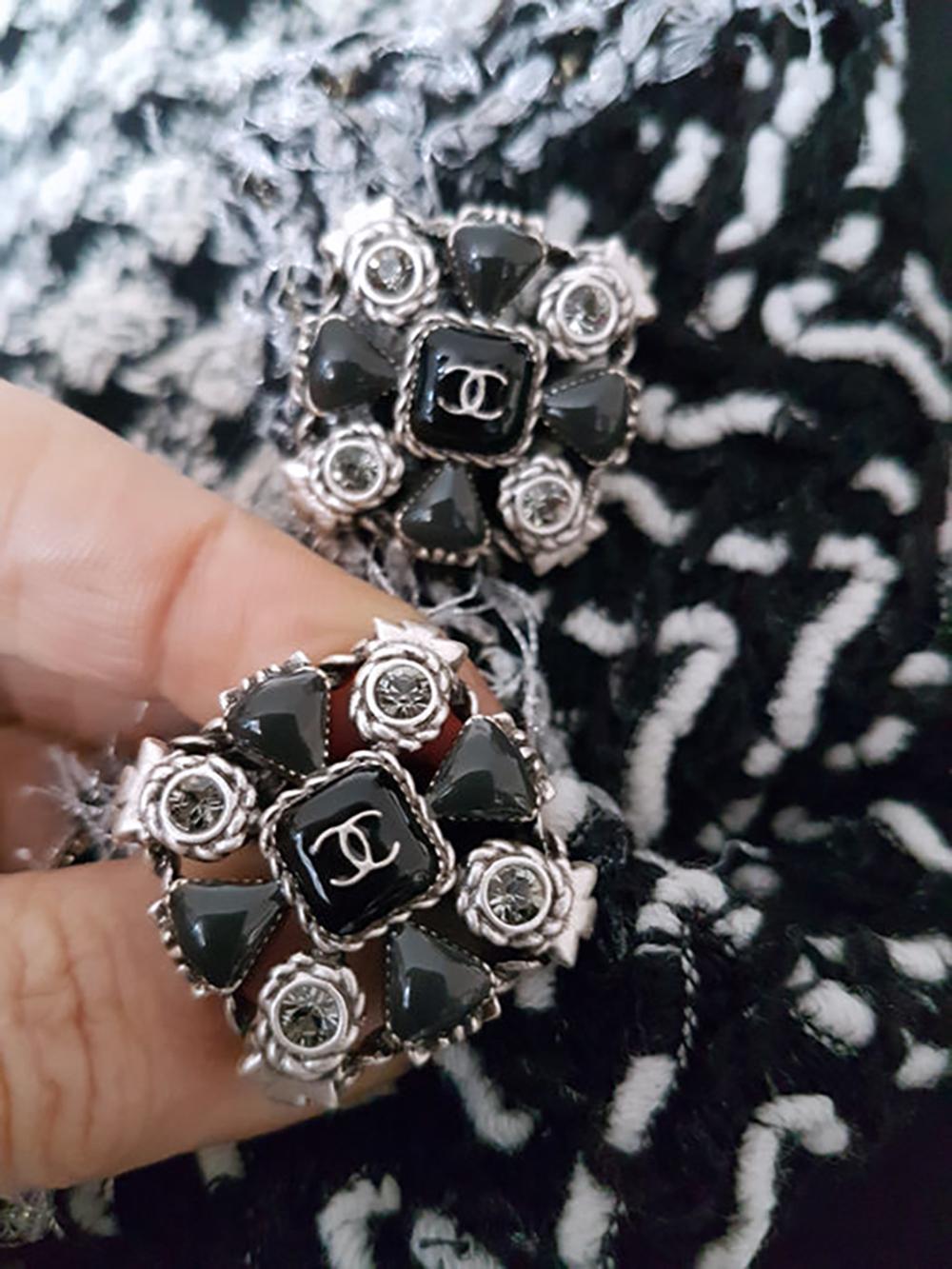 Chanel Runway CC Gripoix Buttons Tweed Cape 50 FR 7