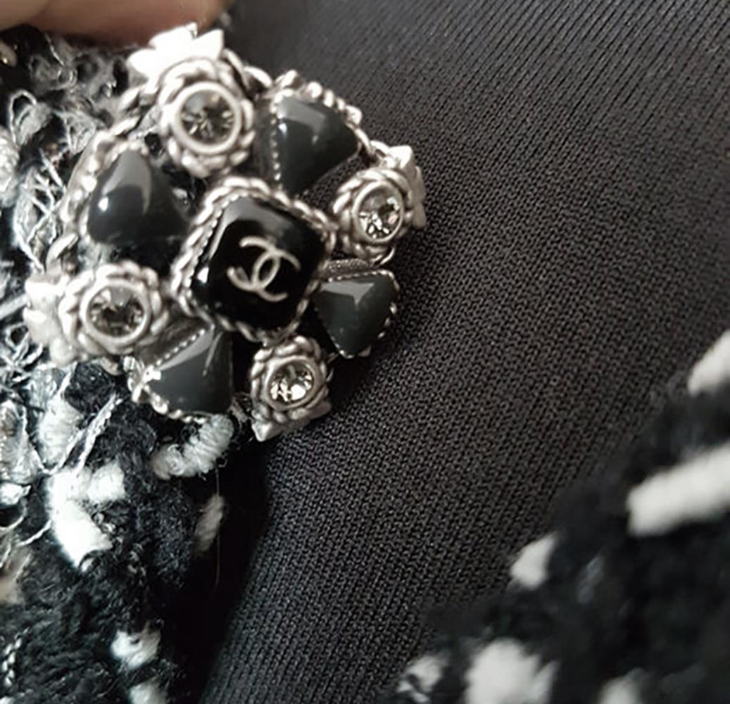 Chanel Runway CC Gripoix Buttons Tweed Cape 50 FR 9