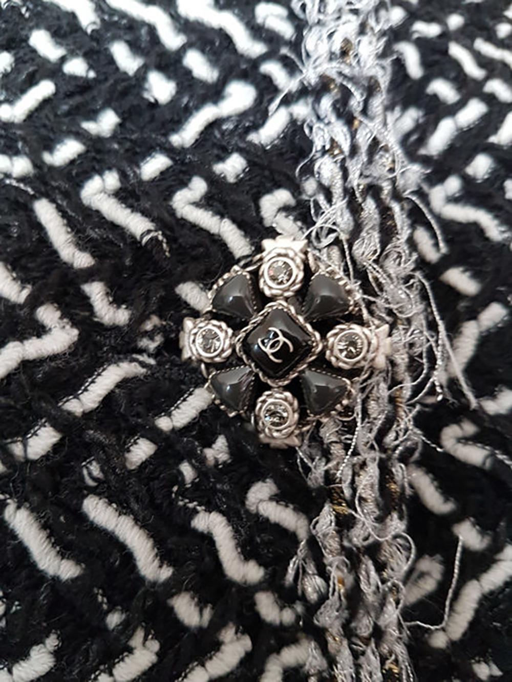 Chanel Runway CC Gripoix Buttons Tweed Cape 50 FR In Excellent Condition In Dubai, AE