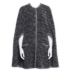 Chanel Runway CC Gripoix Buttons Tweed Cape 50 FR