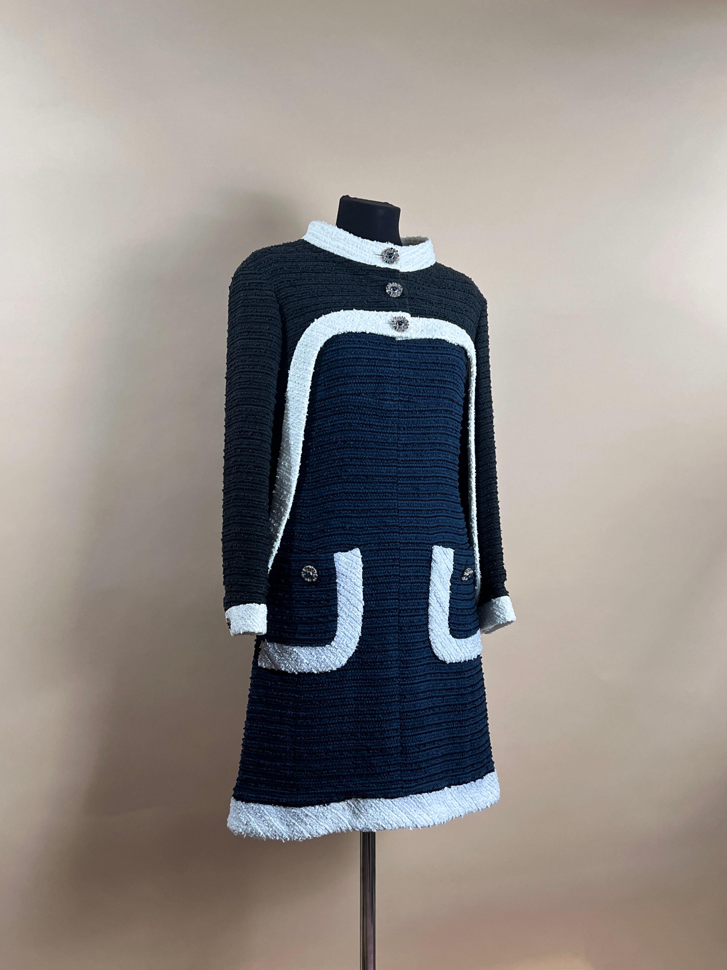 Chanel Runway CC Jewel Buttons Black Tweed Crop Jacket  For Sale 8