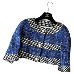 CHANEL Runway CC Pearl Buttons Crop Tweed Jacket 34 FR