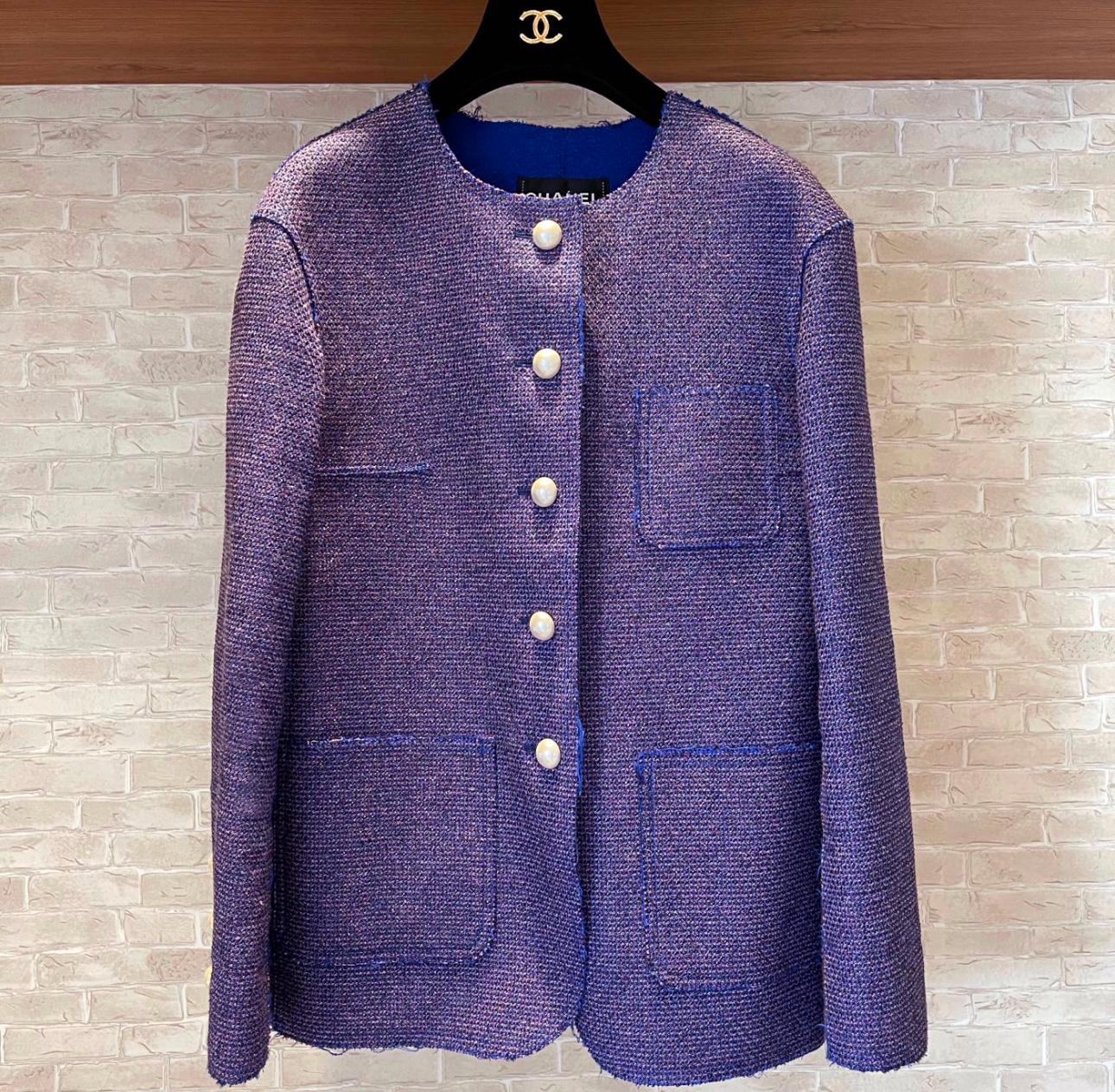 Chanel Runway CC Pearl Buttons Tweed Jacket For Sale 4