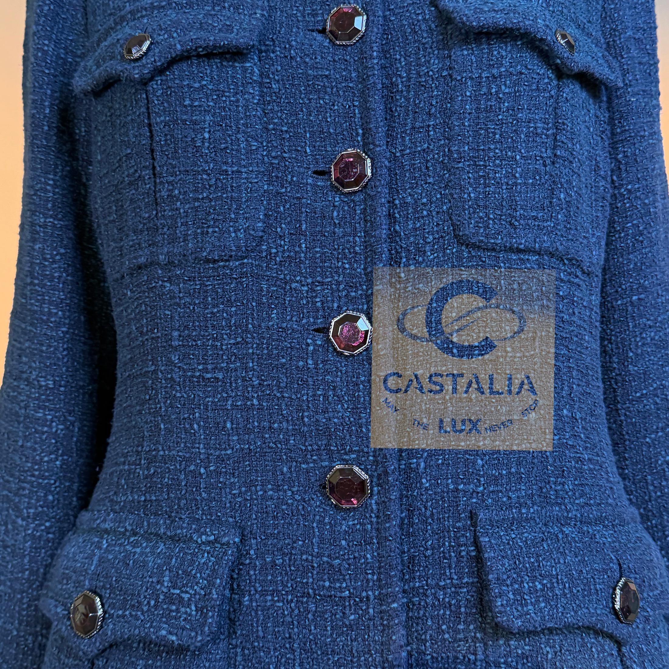 CHANEL Runway Veste en tweed émeraude avec boutons Gripoix 42 FR en vente 6