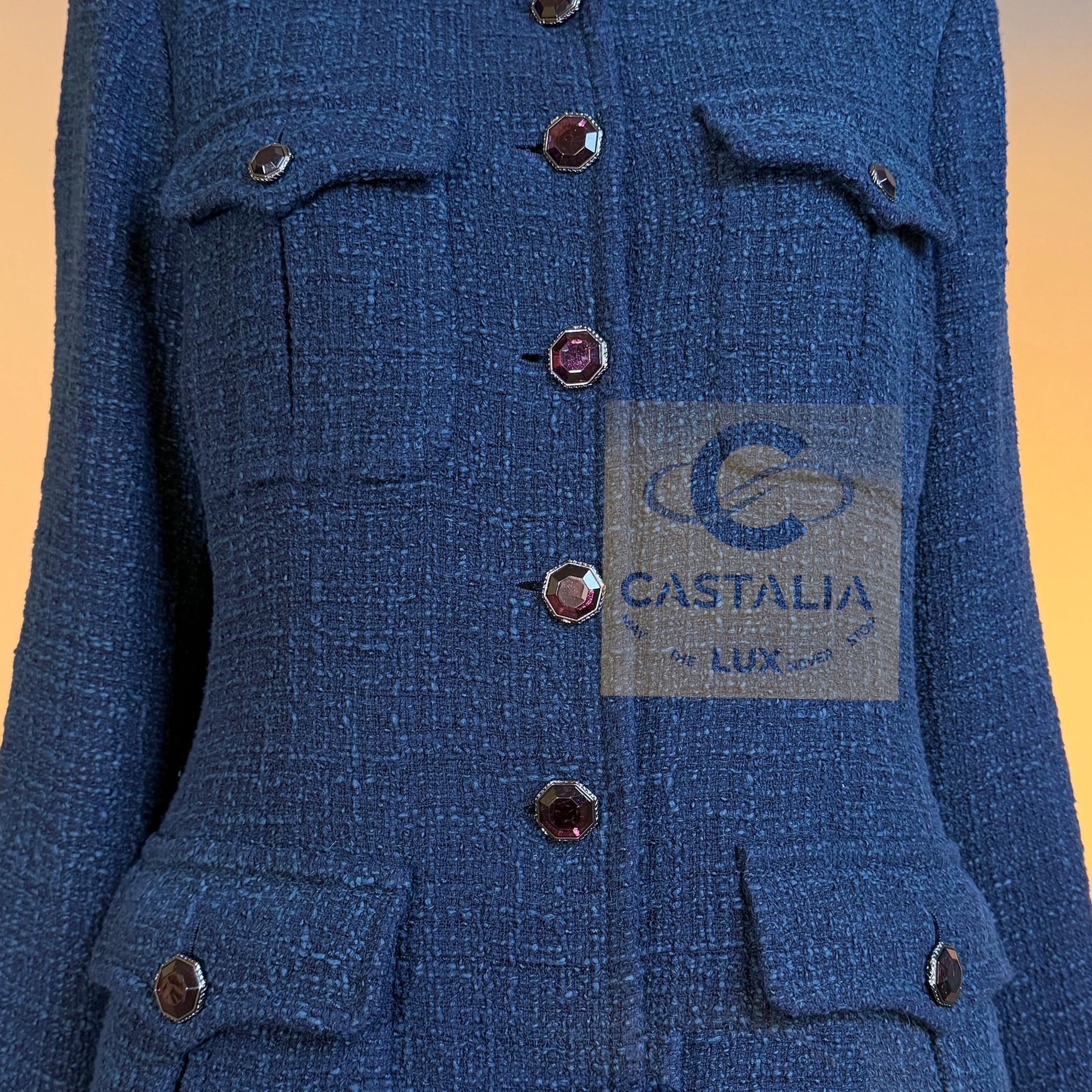 CHANEL Runway Veste en tweed émeraude avec boutons Gripoix 42 FR en vente 9