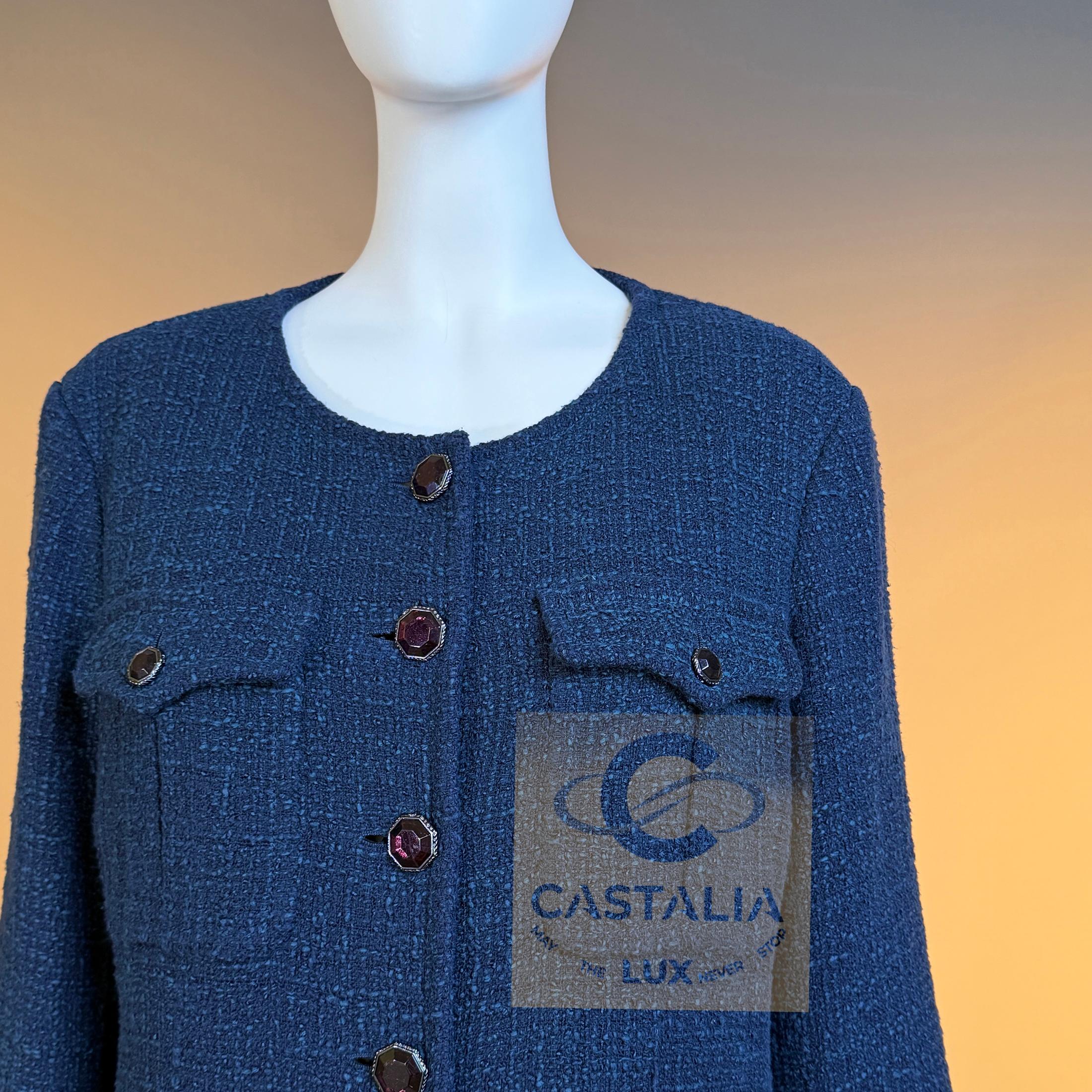 CHANEL Runway Veste en tweed émeraude avec boutons Gripoix 42 FR en vente 10