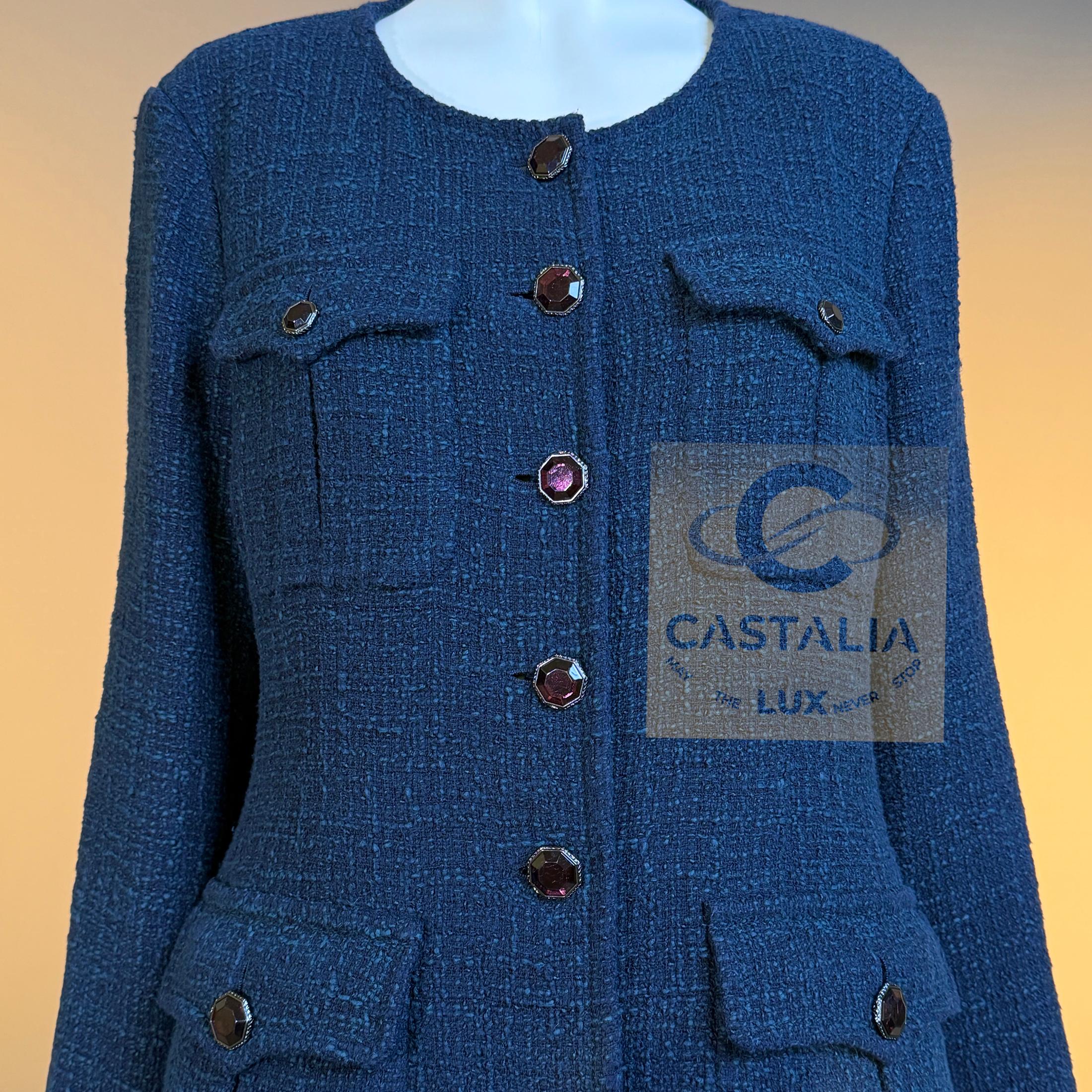 CHANEL Runway Veste en tweed émeraude avec boutons Gripoix 42 FR en vente 11