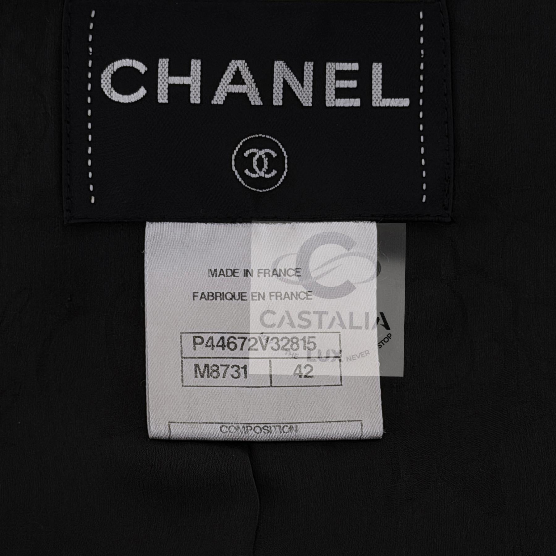 CHANEL Runway Veste en tweed émeraude avec boutons Gripoix 42 FR en vente 13