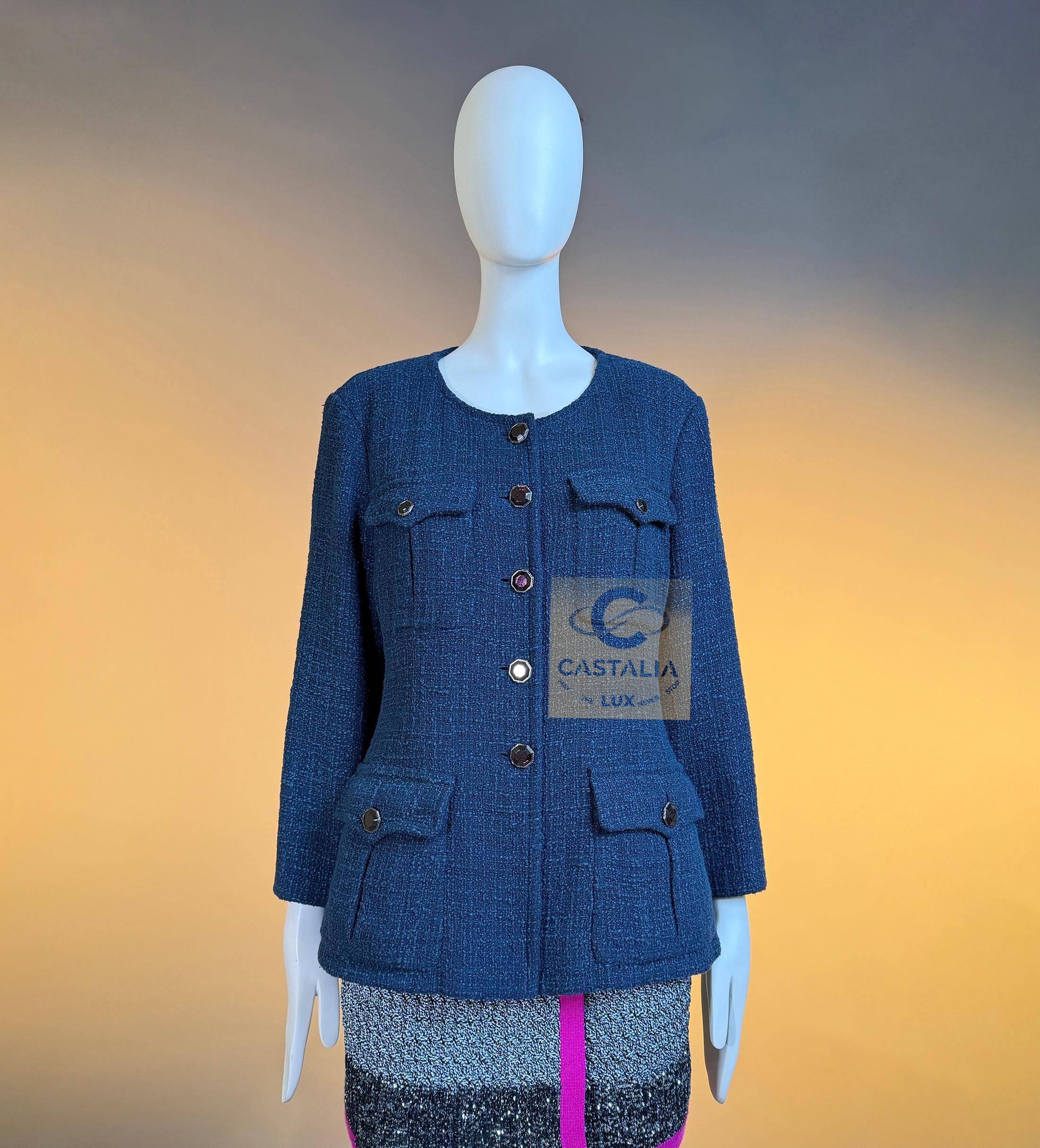 CHANEL Runway Veste en tweed émeraude avec boutons Gripoix 42 FR Unisexe en vente