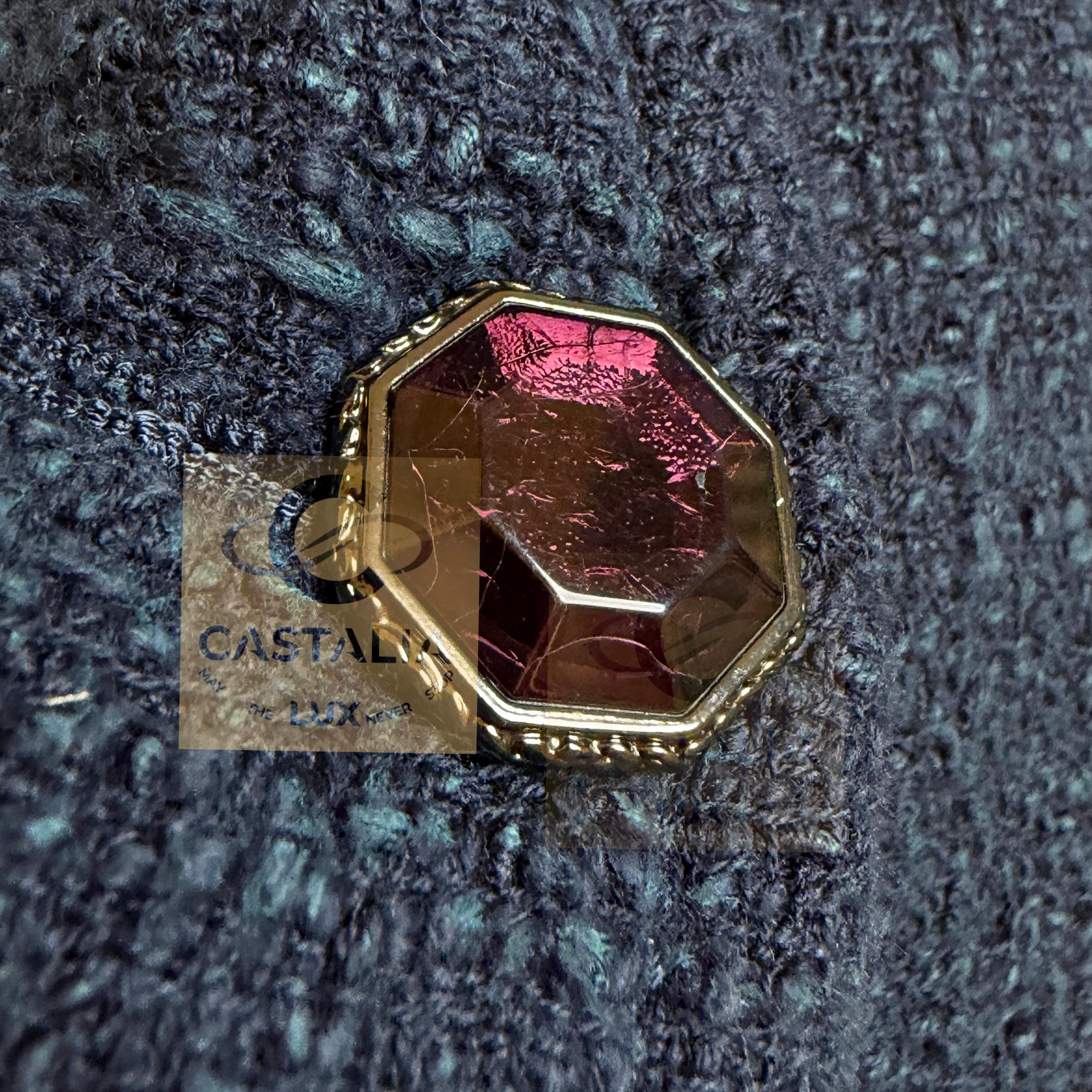 CHANEL Runway Veste en tweed émeraude avec boutons Gripoix 42 FR en vente 4