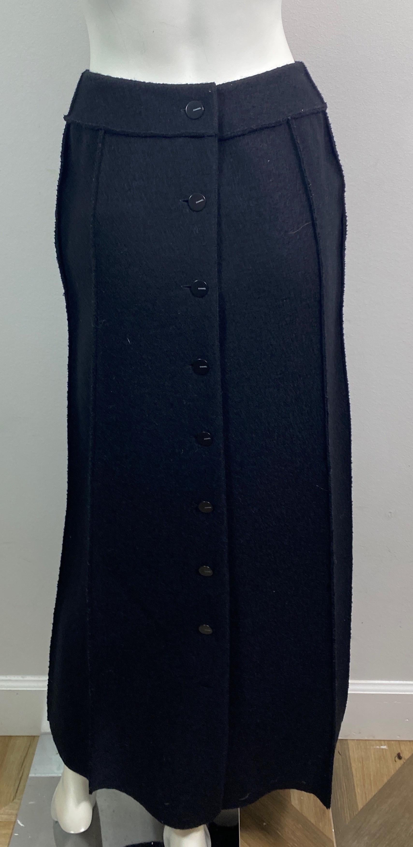 Chanel Runway automne 1999 - Jupe longue en laine noire  Taille 36 en vente 3
