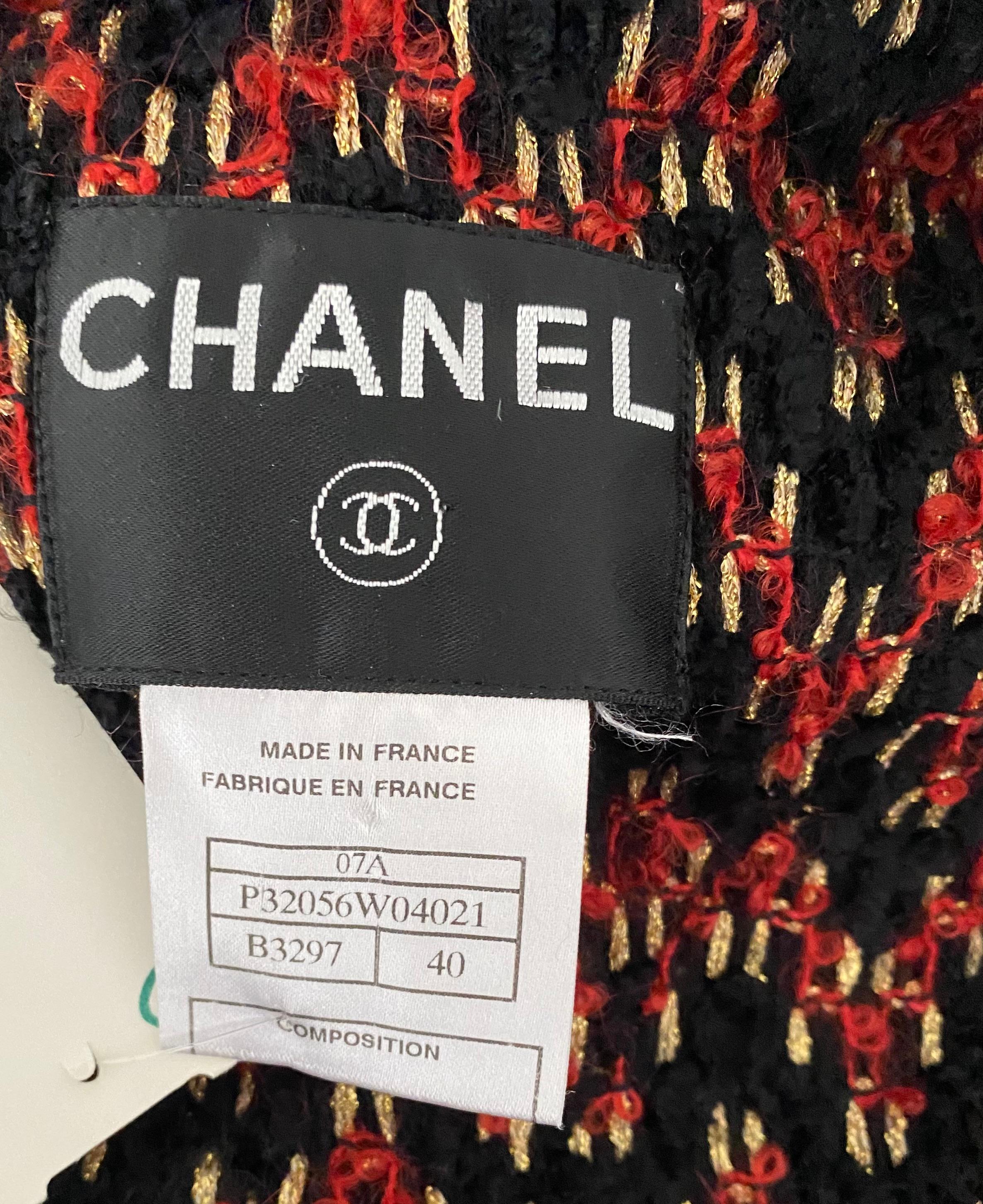 Chanel Runway Fall 2007 Black/Red Wool and Cashmere Jacket - Size 40 For Sale 5