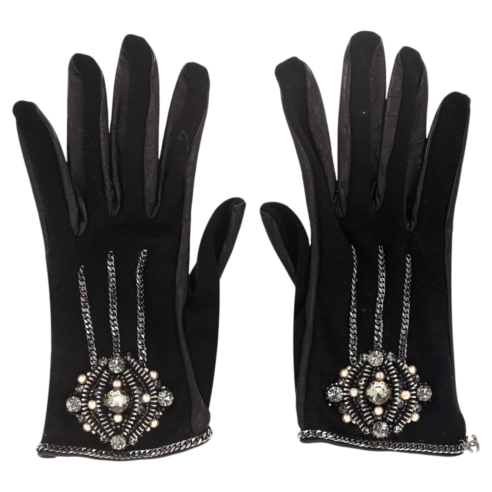 Pre-owned Chanel Runway Jewel Embellished & Chain Trim Lambskin Leather & Wool Gloves In Black