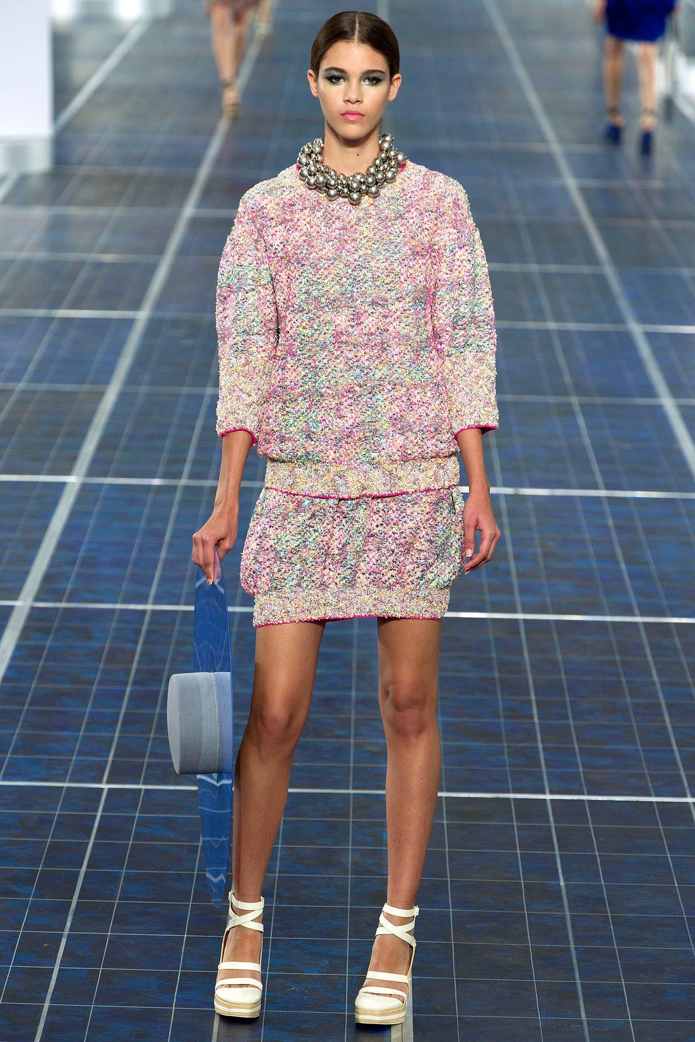 Chanel Runway Lesage - Robe bustier en tweed Excellent état - En vente à Dubai, AE