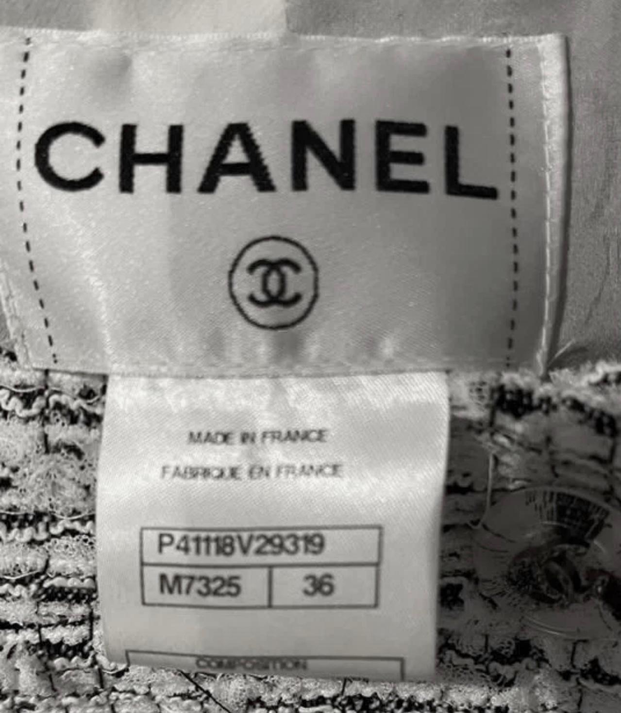 Chanel Runway Lesage Veste en tweed avec boutons CC 7