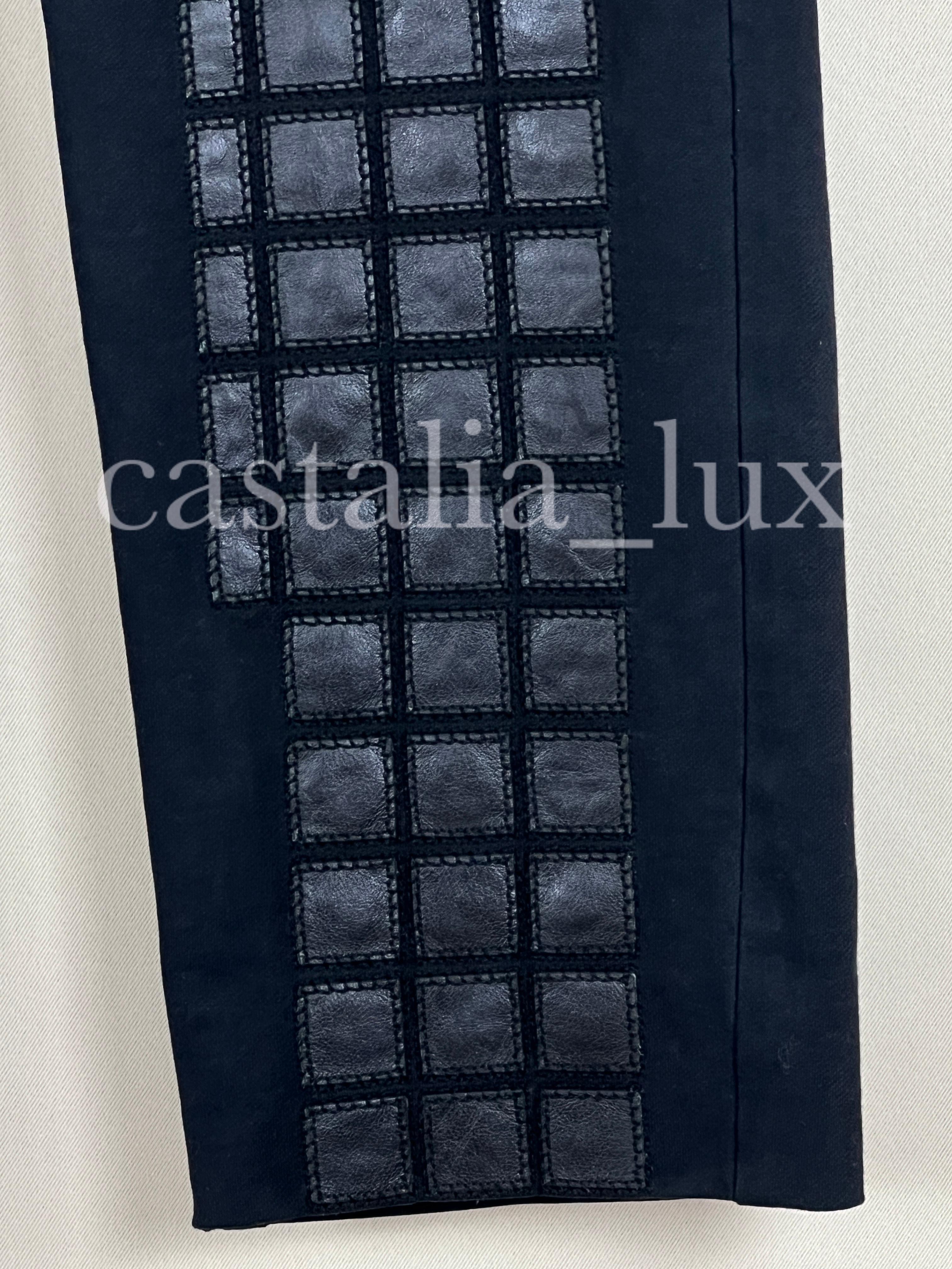 Pantalon Chanel Look 1 Paris / Byzance avec détails en mosaïque Unisexe en vente