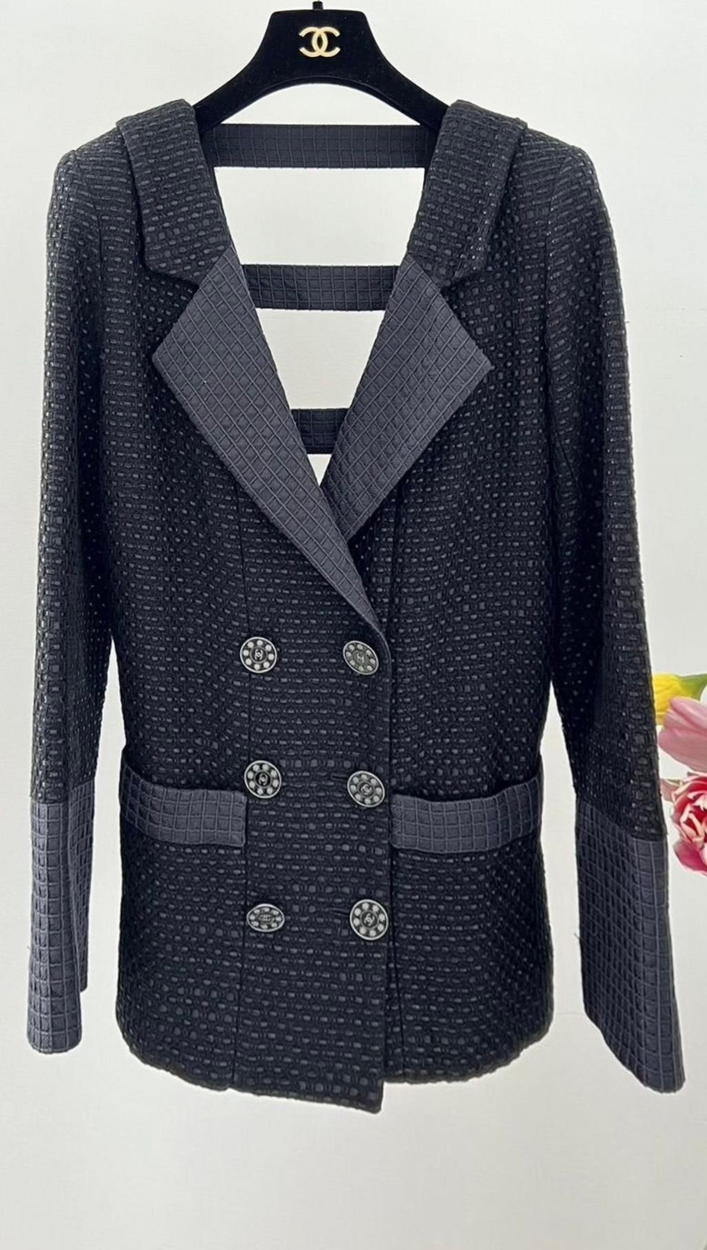 Chanel Runway Paris / Seoul Black Tweed Jacket For Sale 1