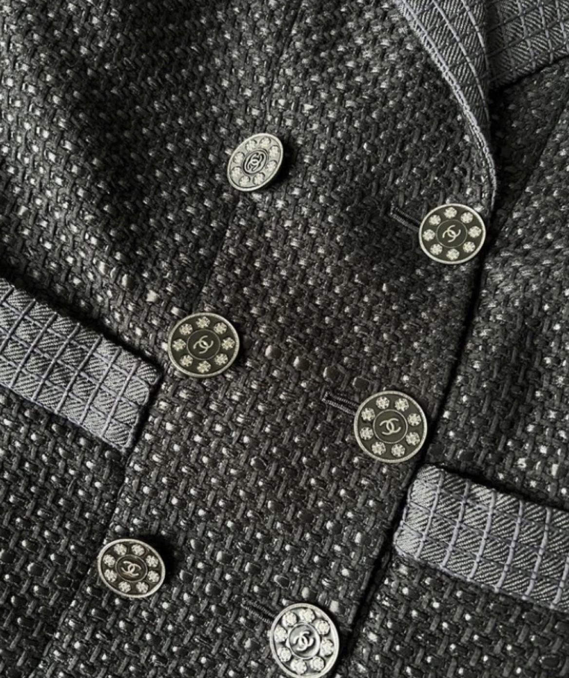 Chanel Runway Paris / Seoul Black Tweed Jacket For Sale 2