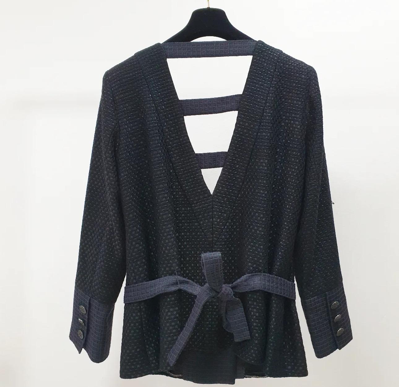 Noir Chanel Runway Paris Seoul Veste en tweed noir, Taille 48 FR en vente