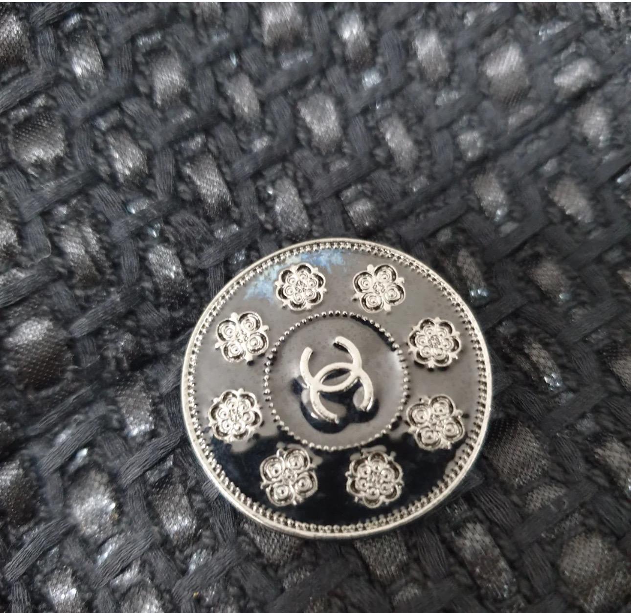 Chanel Runway Paris Seoul Veste en tweed noir, Taille 48 FR en vente 4