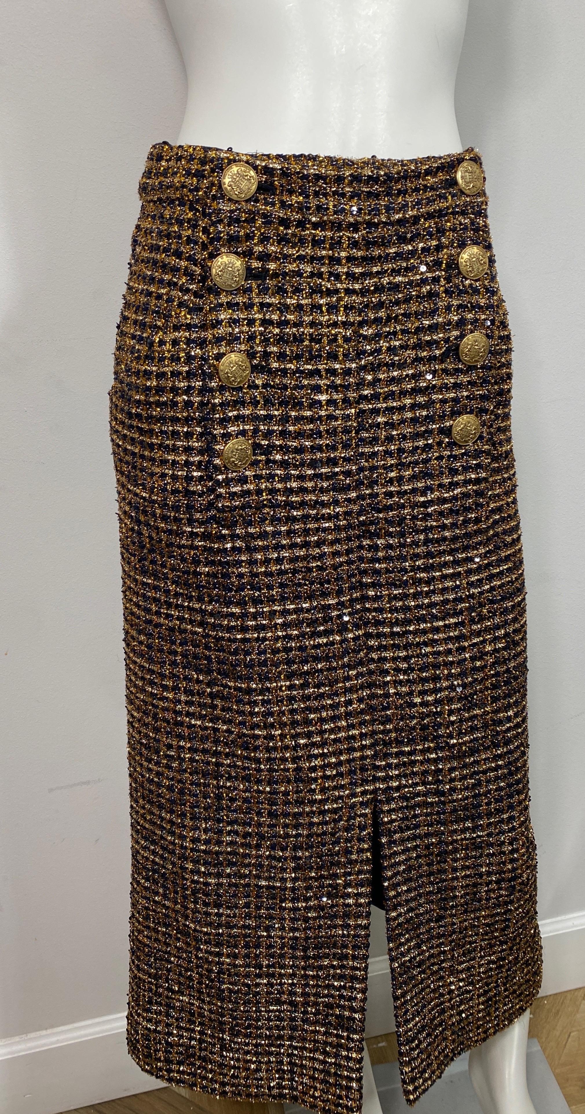 Chanel Runway Pre Fall 2018 Black and Gold Boucle Skirt-Size 38 In Excellent Condition In West Palm Beach, FL
