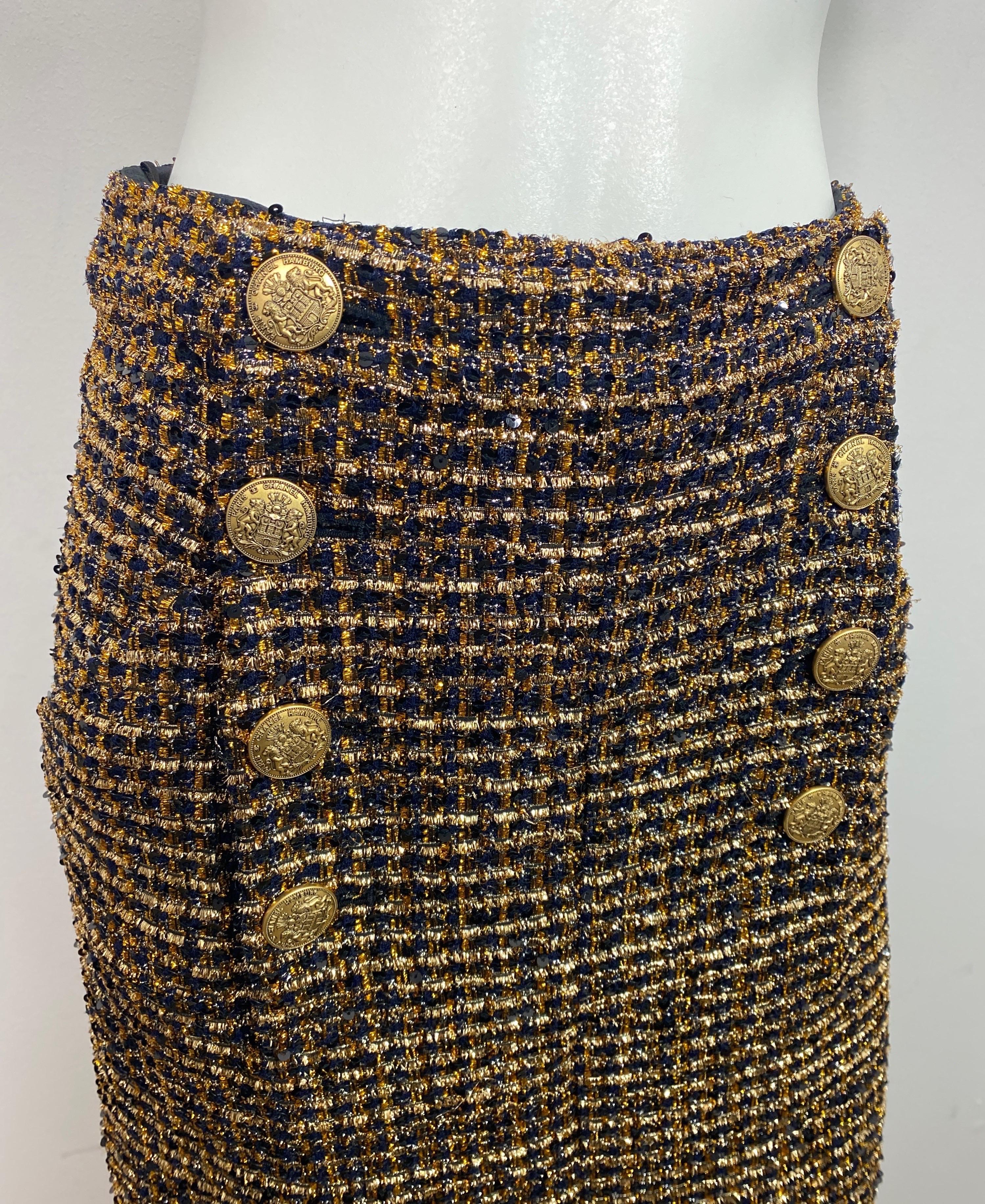 Chanel Runway Pre Fall 2018 Black and Gold Boucle Skirt-Size 38 1