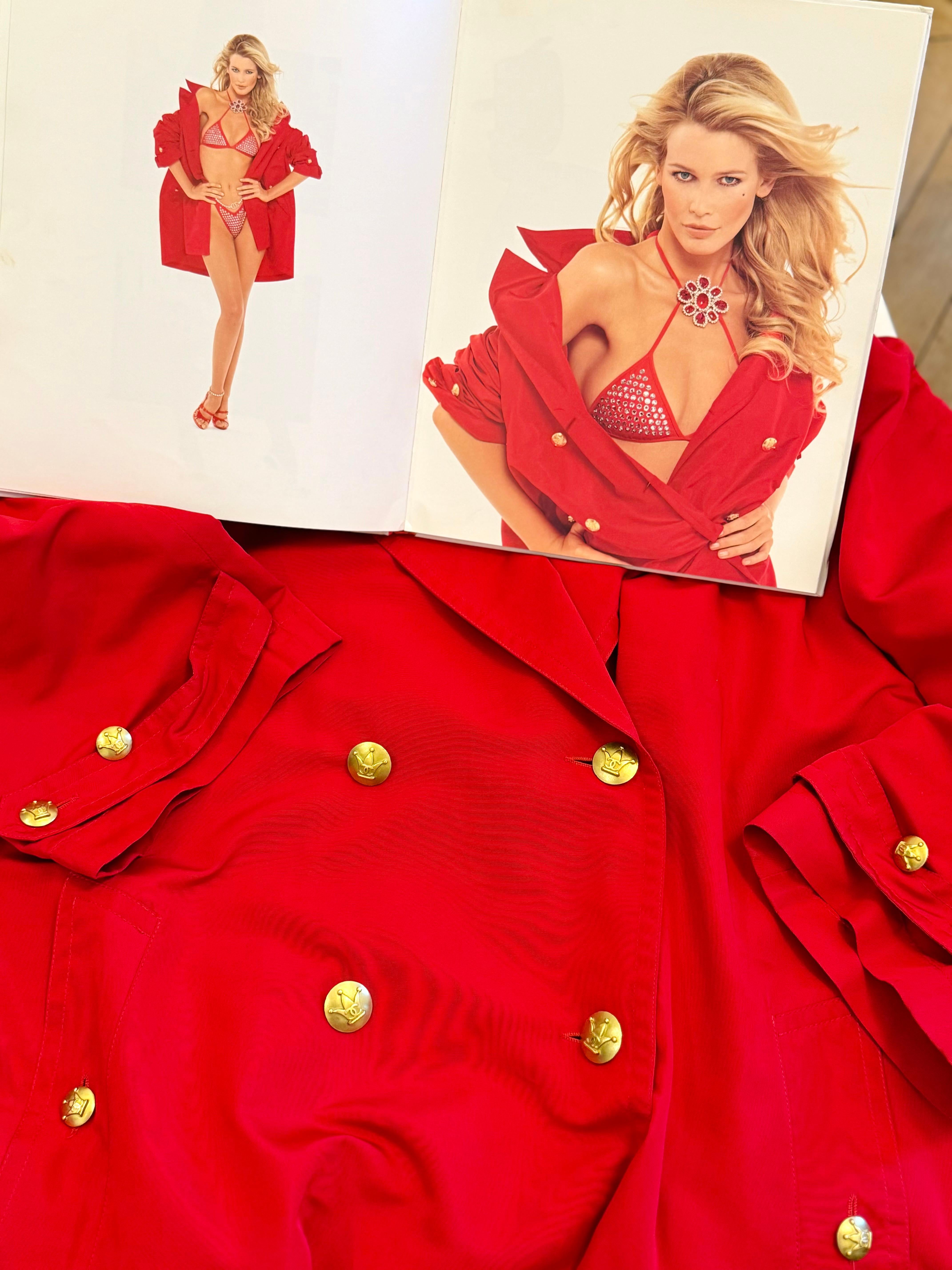 Chanel Runway S/S 1995 Barbie Collection red silk Trench Coat In Excellent Condition In PARIS, FR