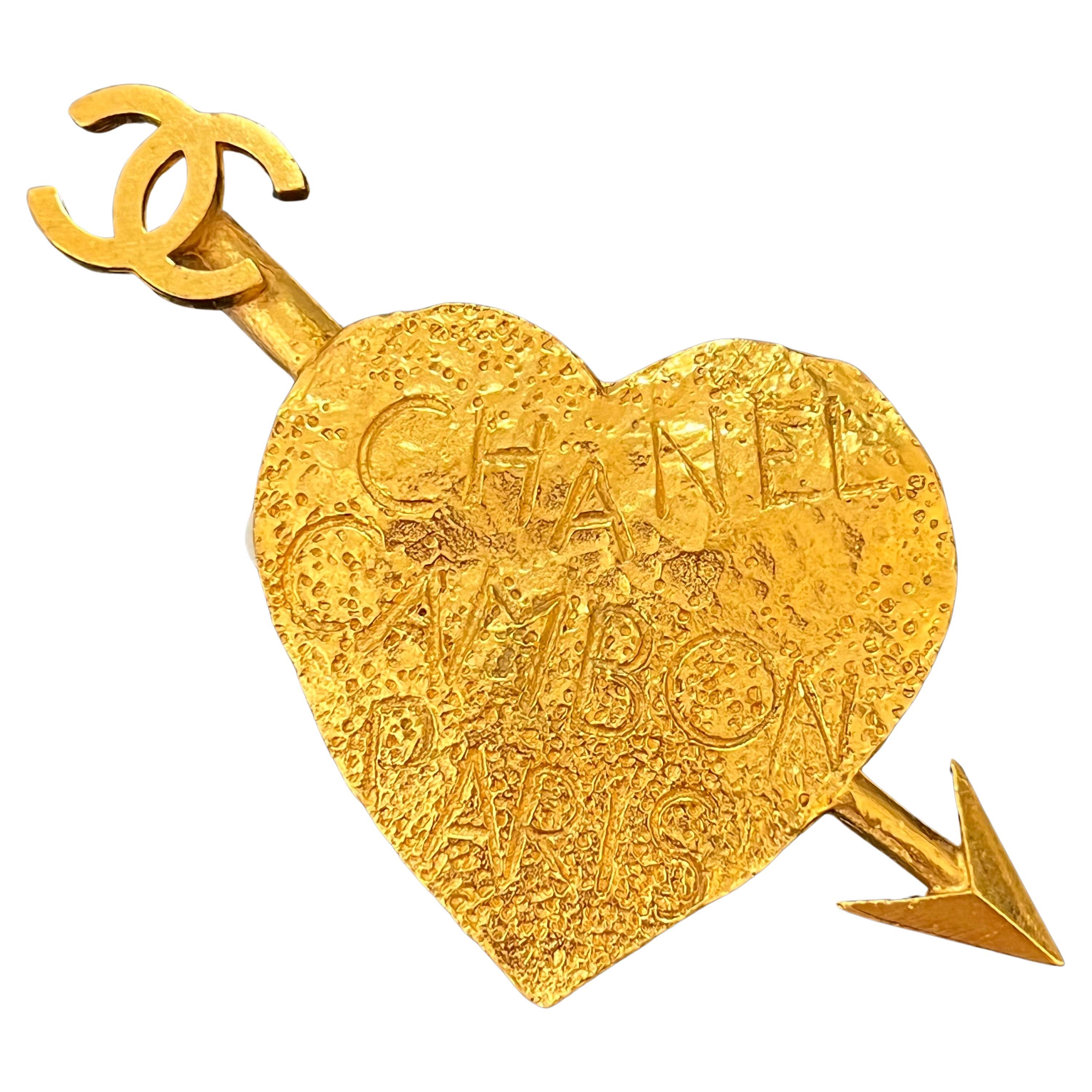 Chanel Runway spring summer 1993 CC arrow heart motif brooch For Sale