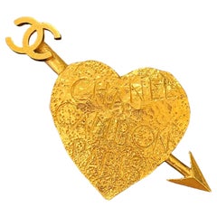 Chanel Runway spring summer 1993 CC arrow heart motif brooch