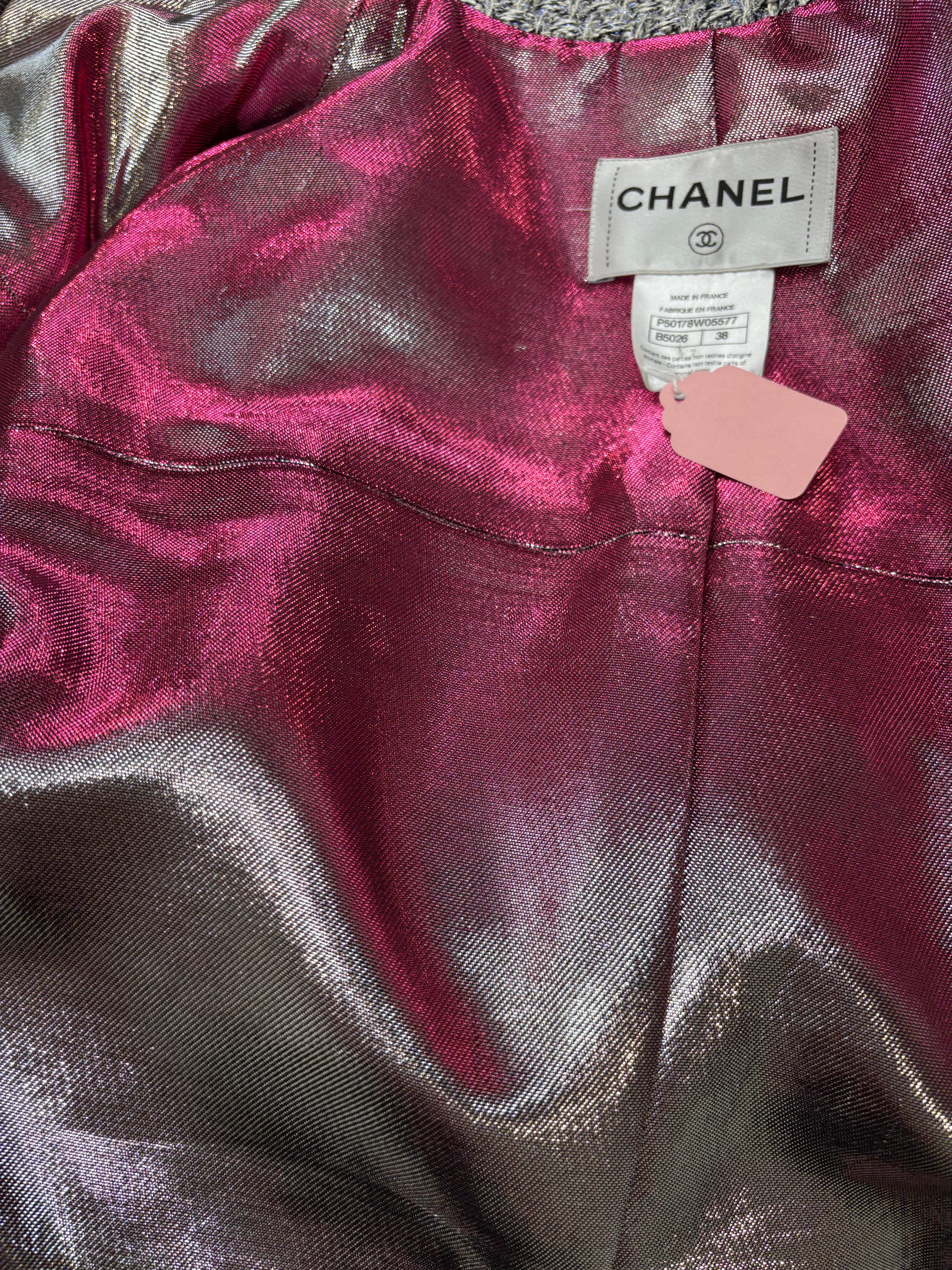 Chanel Laufsteg Supermarket Fantasy Tweed-Jacke/ Größe 38 im Angebot 8