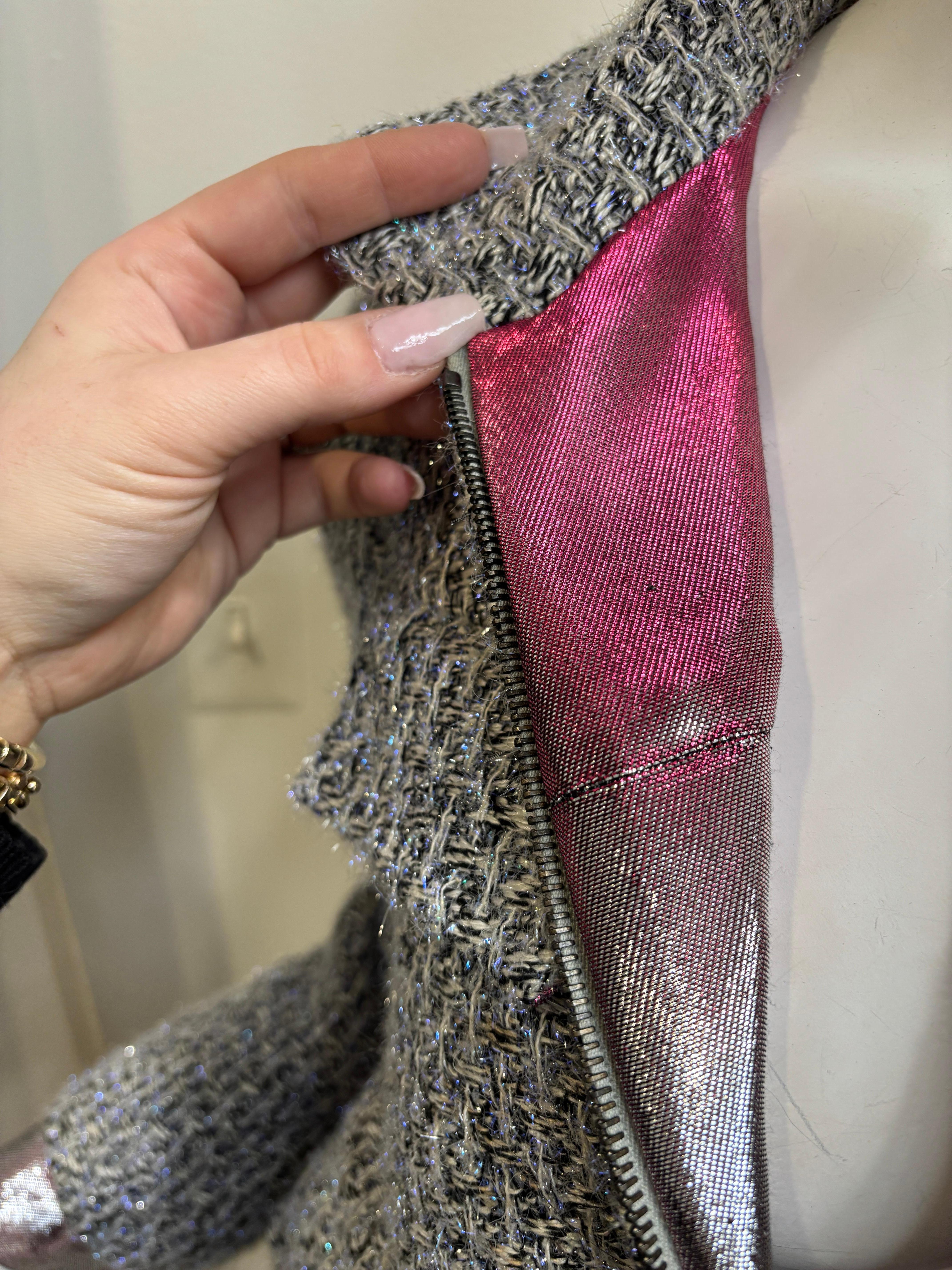 Chanel Laufsteg Supermarket Fantasy Tweed-Jacke/ Größe 38 im Angebot 2