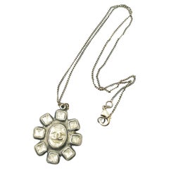 Chanel Rustic CC Clear Stone Flower Anhänger Halskette