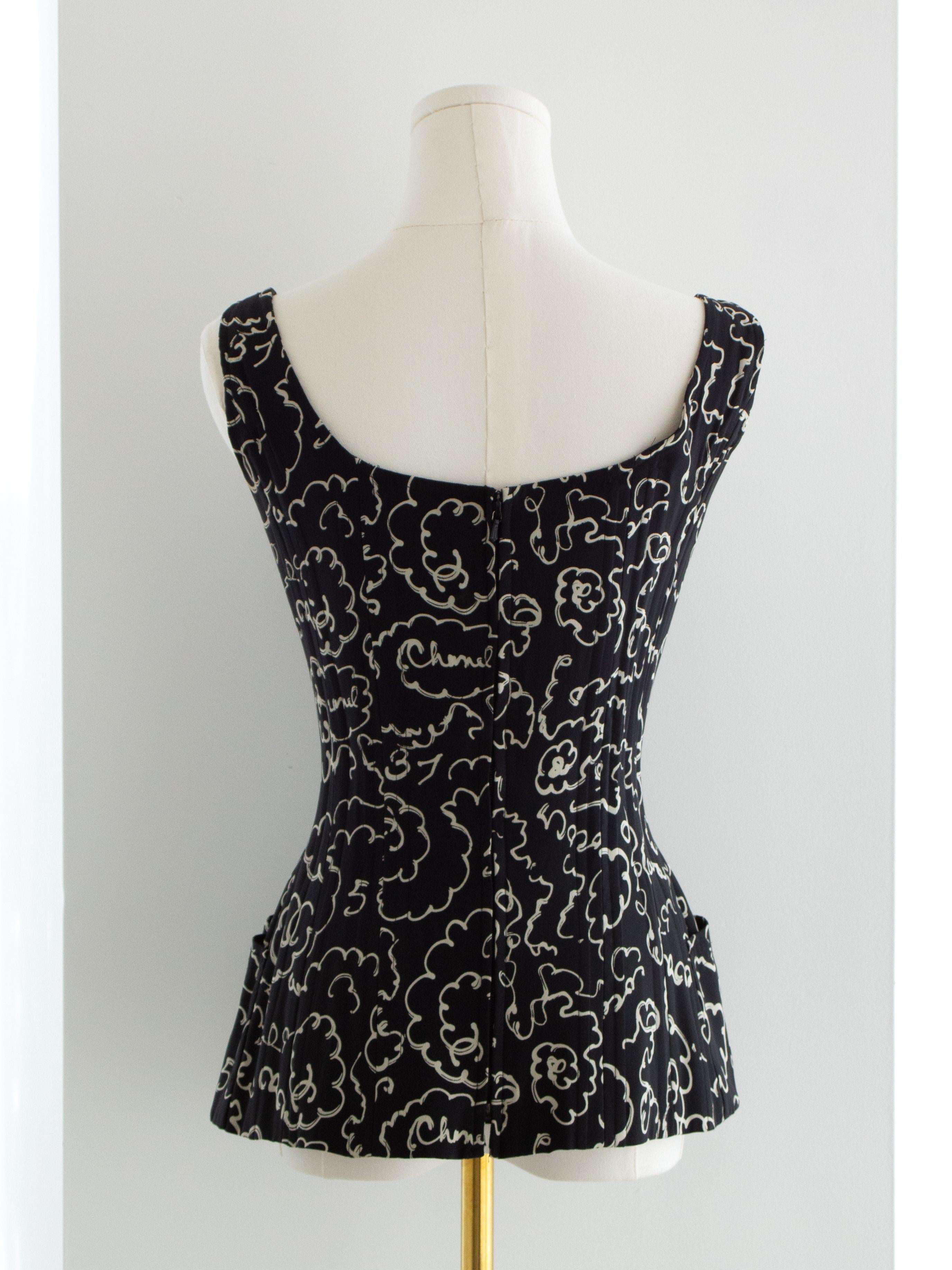 Chanel S/S 1993 Vintage Schwarz Creme Kamelie Druck 93P Korsett Top im Angebot 7