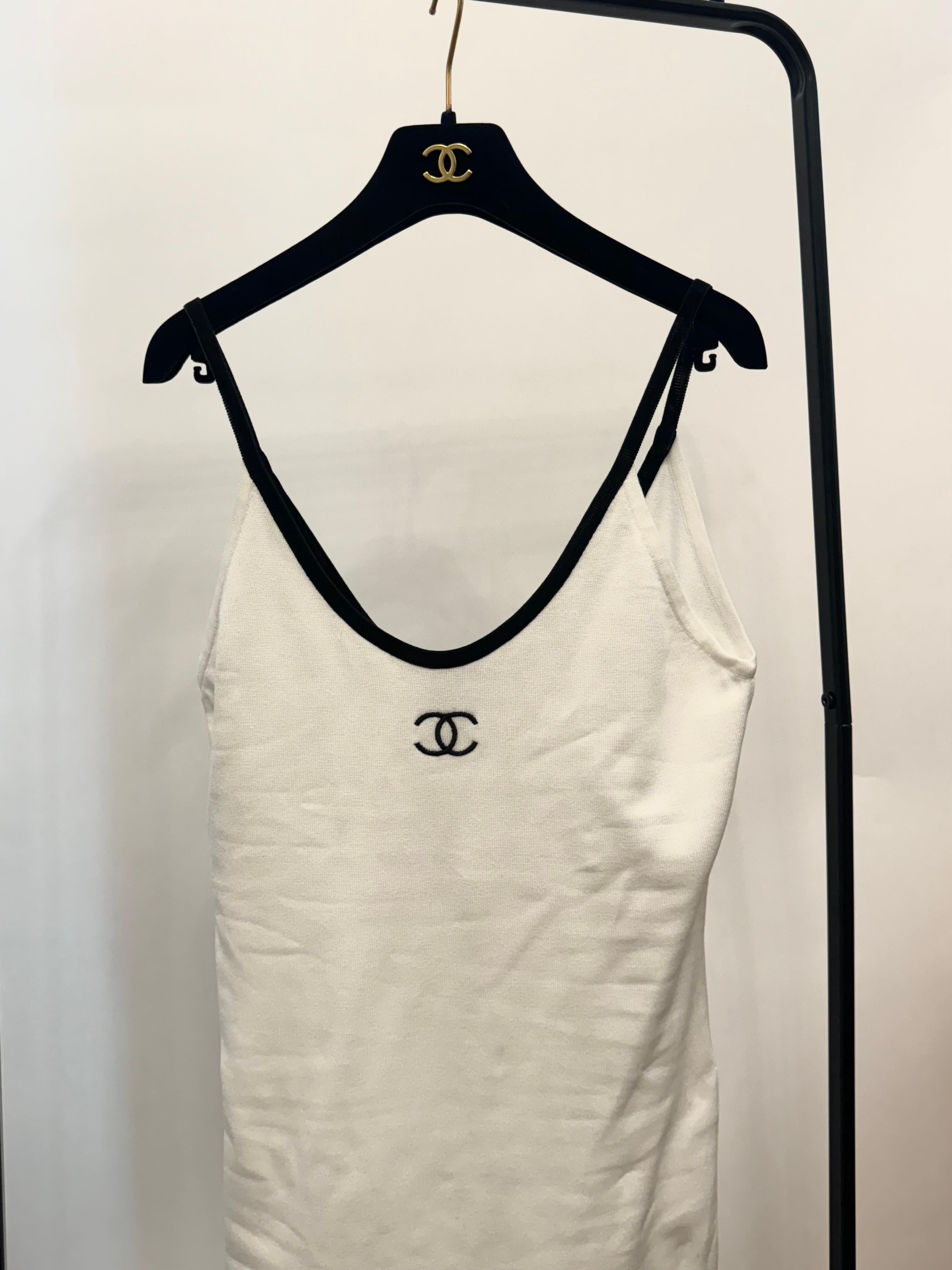 Chanel S/S 1994 by Karl Lagerfeld CC Logo-Stickerei Baumwollkleid im Angebot 1