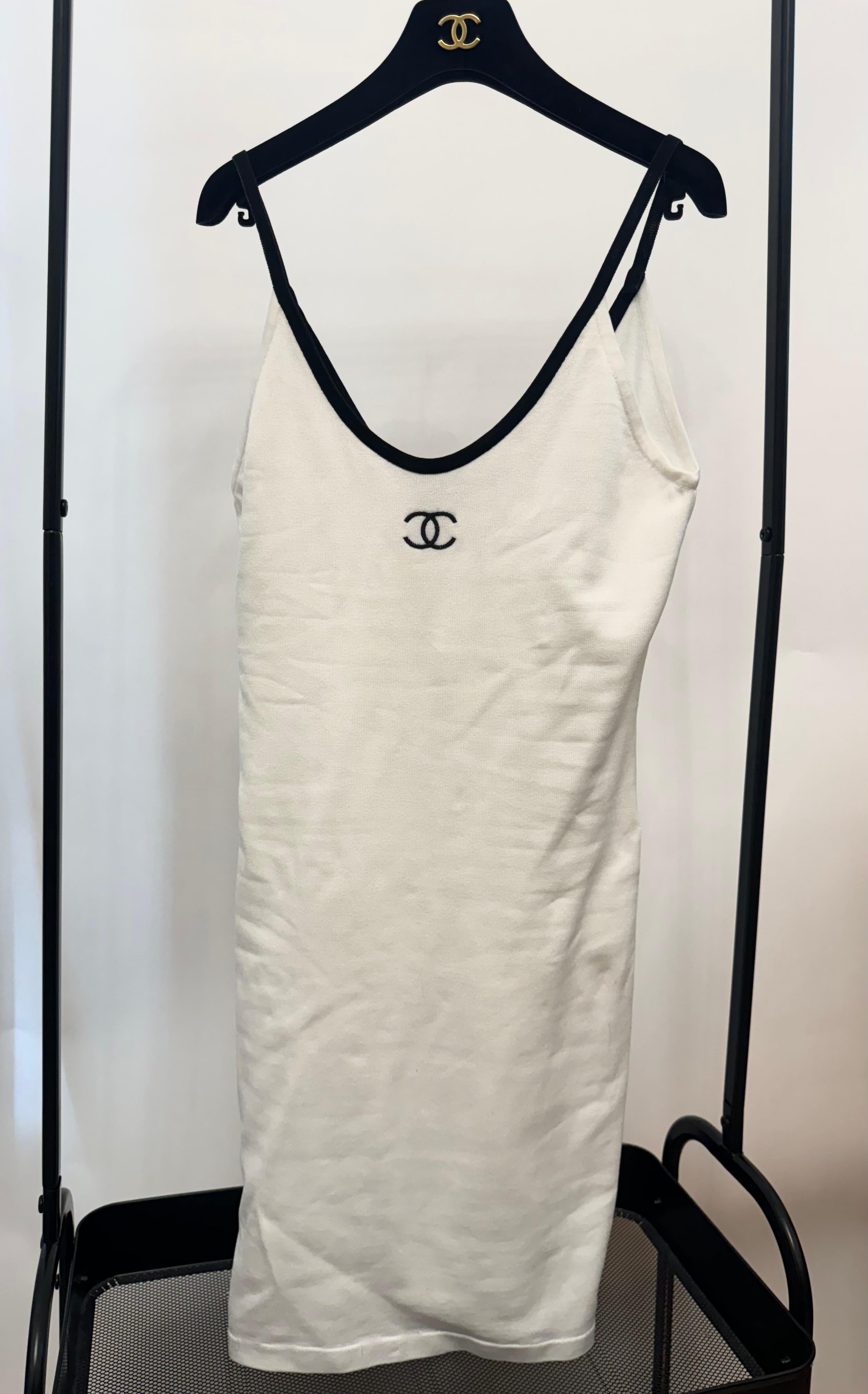 Chanel S/S 1994 by Karl Lagerfeld CC Logo-Stickerei Baumwollkleid im Angebot 2