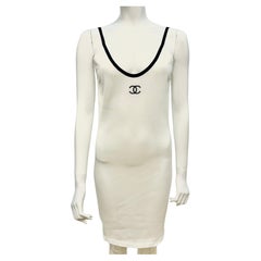 Chanel S/S 1994 by Karl Lagerfeld Robe en coton brodée du logo CC